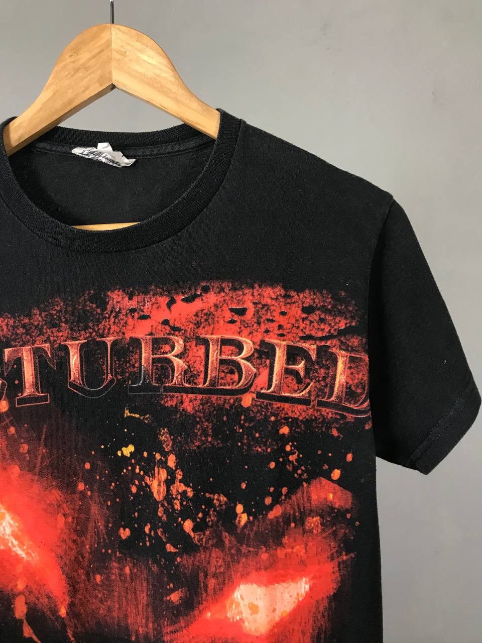 Band Tees Disturbed 2008 vintage rock band tee Size US S / EU 44-46 / 1 - 2 Thumbnail