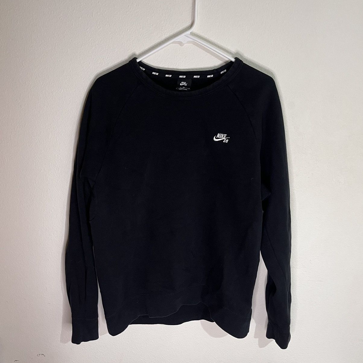 Nike 2000’s Nike SB Black Crewneck Sweatshirt Large Size US L / EU 52-54 / 3 - 1 Thumbnail