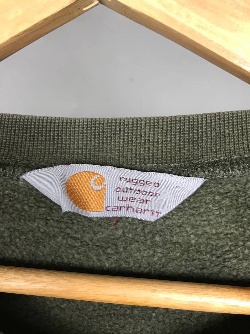 Carhartt Carhartt rugged outdoor wear vintage center logo sweatshirt Size US XL / EU 56 / 4 - 3 Thumbnail