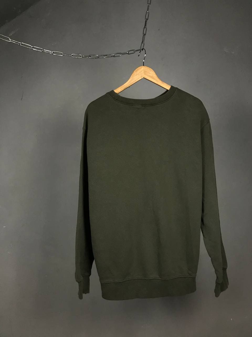 Carhartt Carhartt rugged outdoor wear vintage center logo sweatshirt Size US XL / EU 56 / 4 - 4 Thumbnail