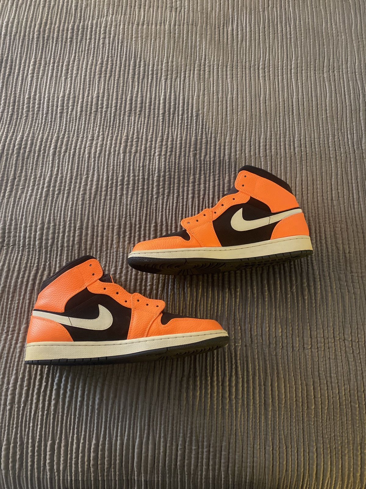 Jordan Brand Jordan 1 Mid Orange Size US 13 / EU 46 - 2 Thumbnail