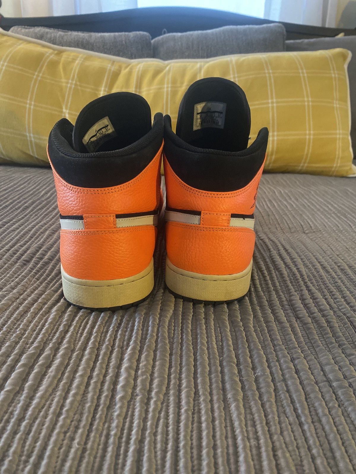 Jordan Brand Jordan 1 Mid Orange Size US 13 / EU 46 - 4 Thumbnail