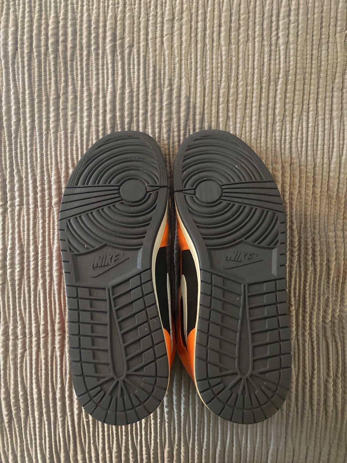 Jordan Brand Jordan 1 Mid Orange Size US 13 / EU 46 - 5 Thumbnail
