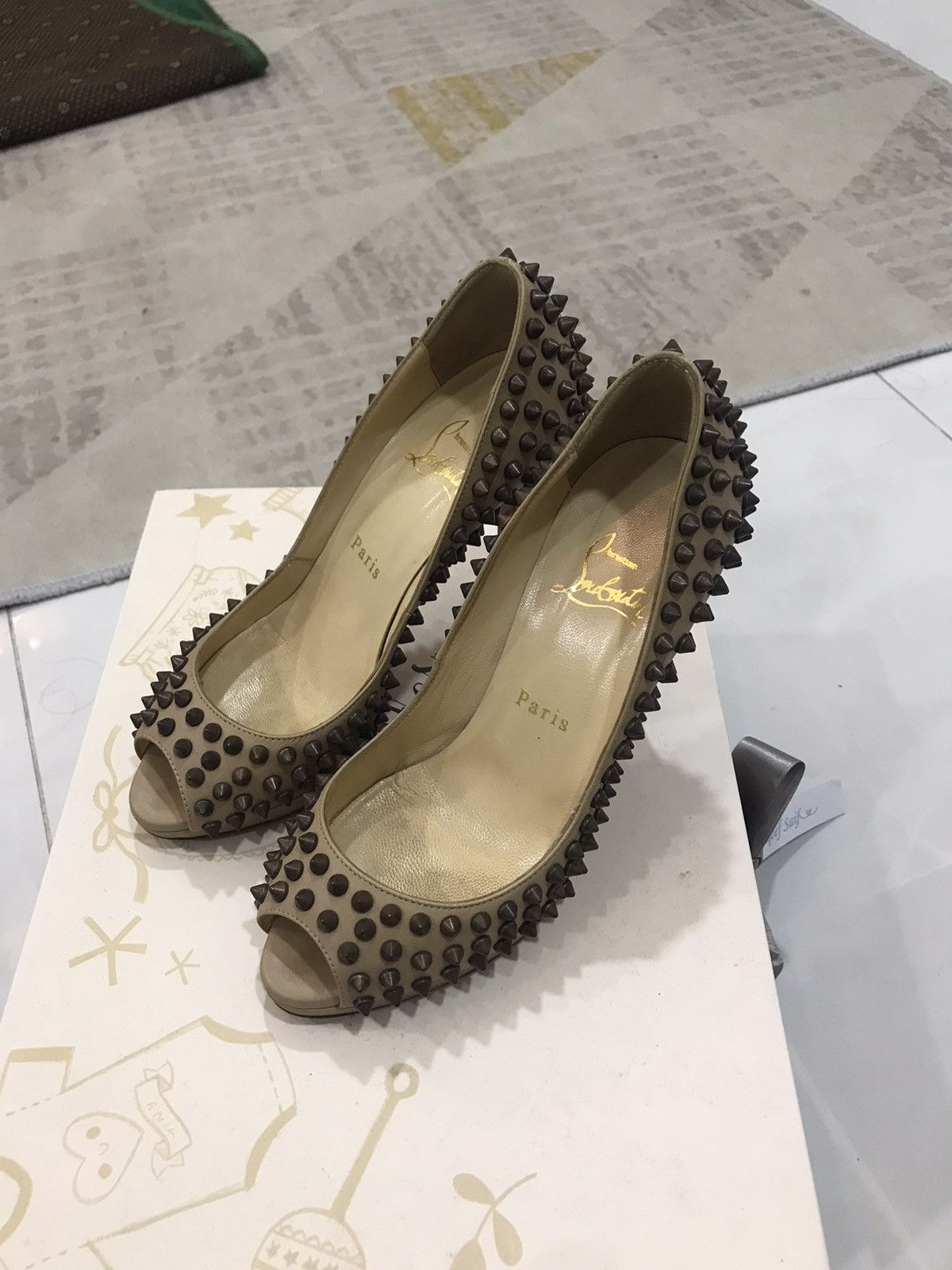 CHRISTIAN LOUBOUTIN SPIKE PUMP