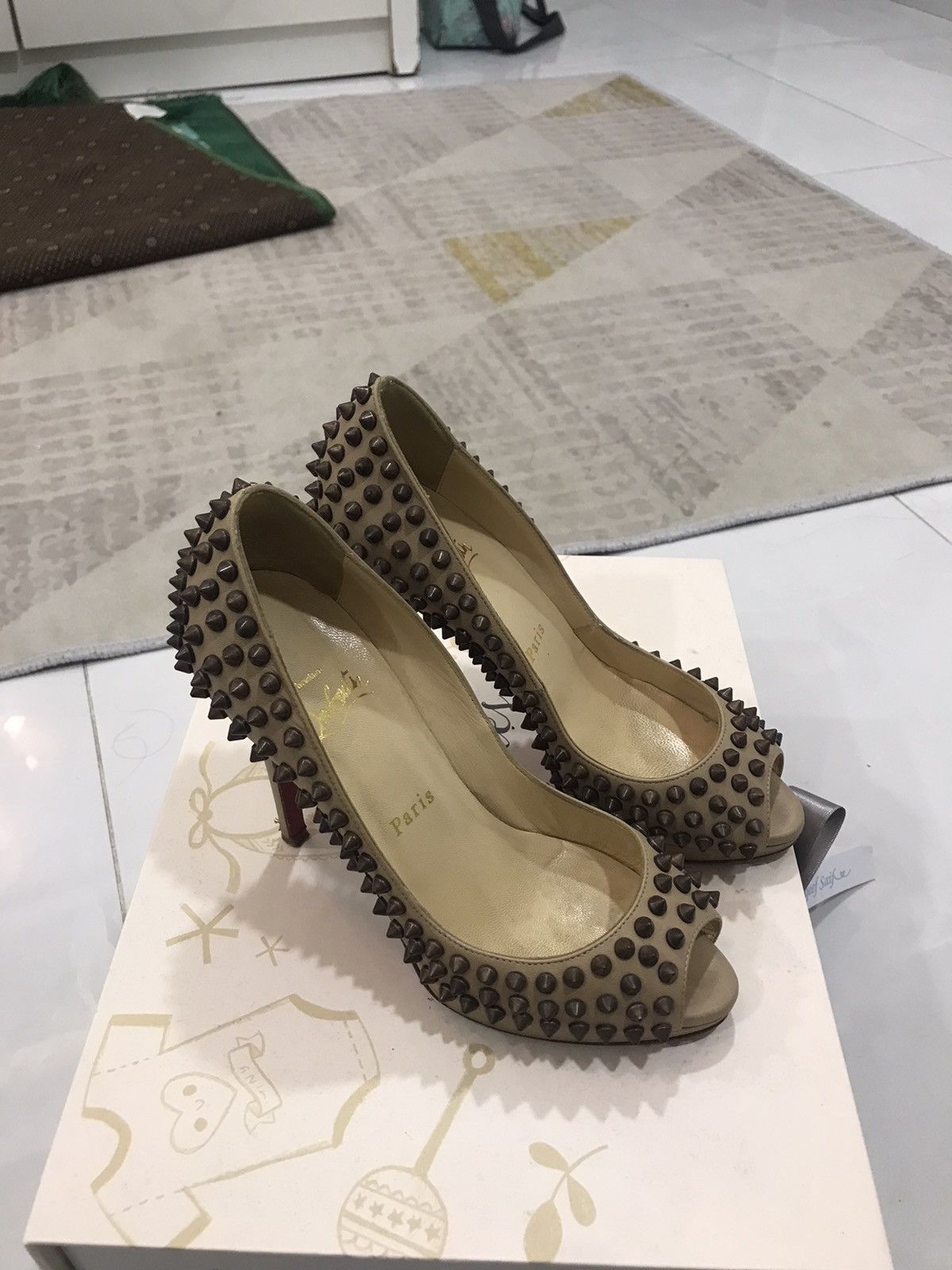 Christian Louboutin CHRISTIAN LOUBOUTIN SPIKE PUMP Size US 5.5 / IT 35.5 - 2 Thumbnail