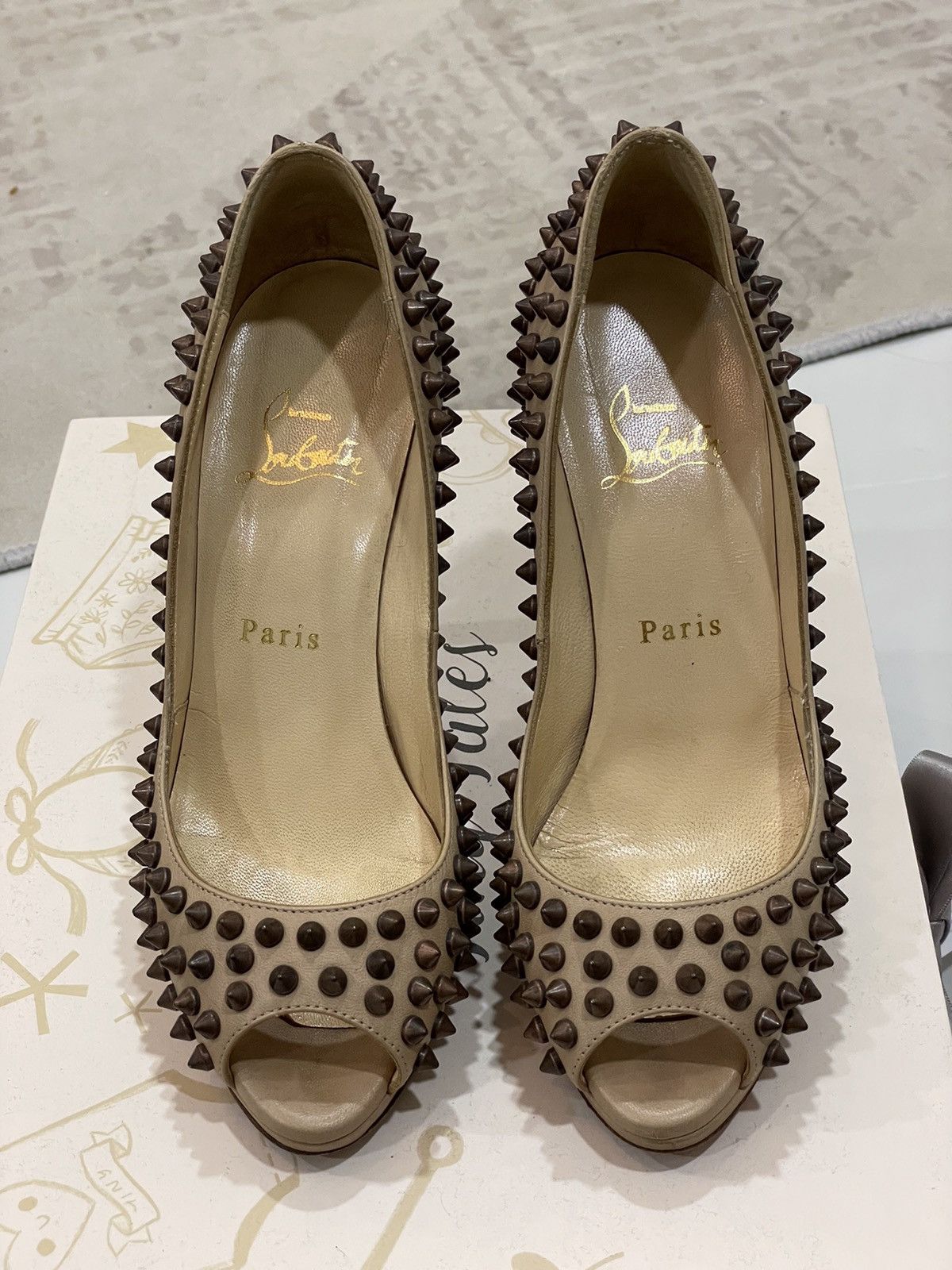 Christian Louboutin CHRISTIAN LOUBOUTIN SPIKE PUMP Size US 5.5 / IT 35.5 - 7 Thumbnail