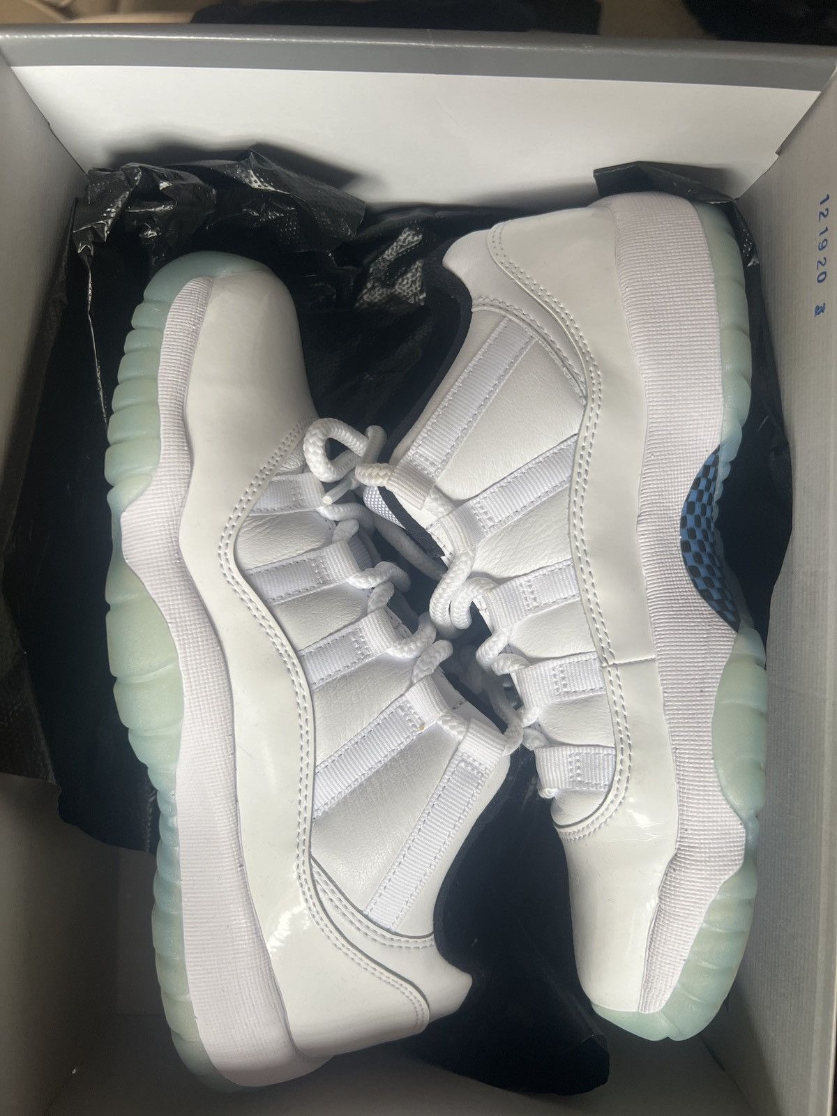 Columbia 11 low