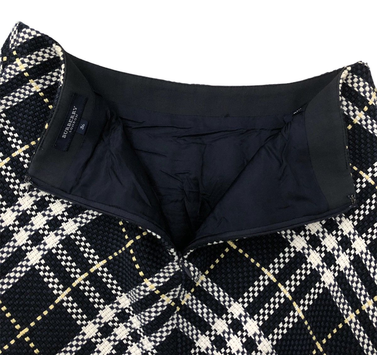 Burberry BURBERRY LONDON SKIRT Size 28" / US 6 / IT 42 - 6 Thumbnail