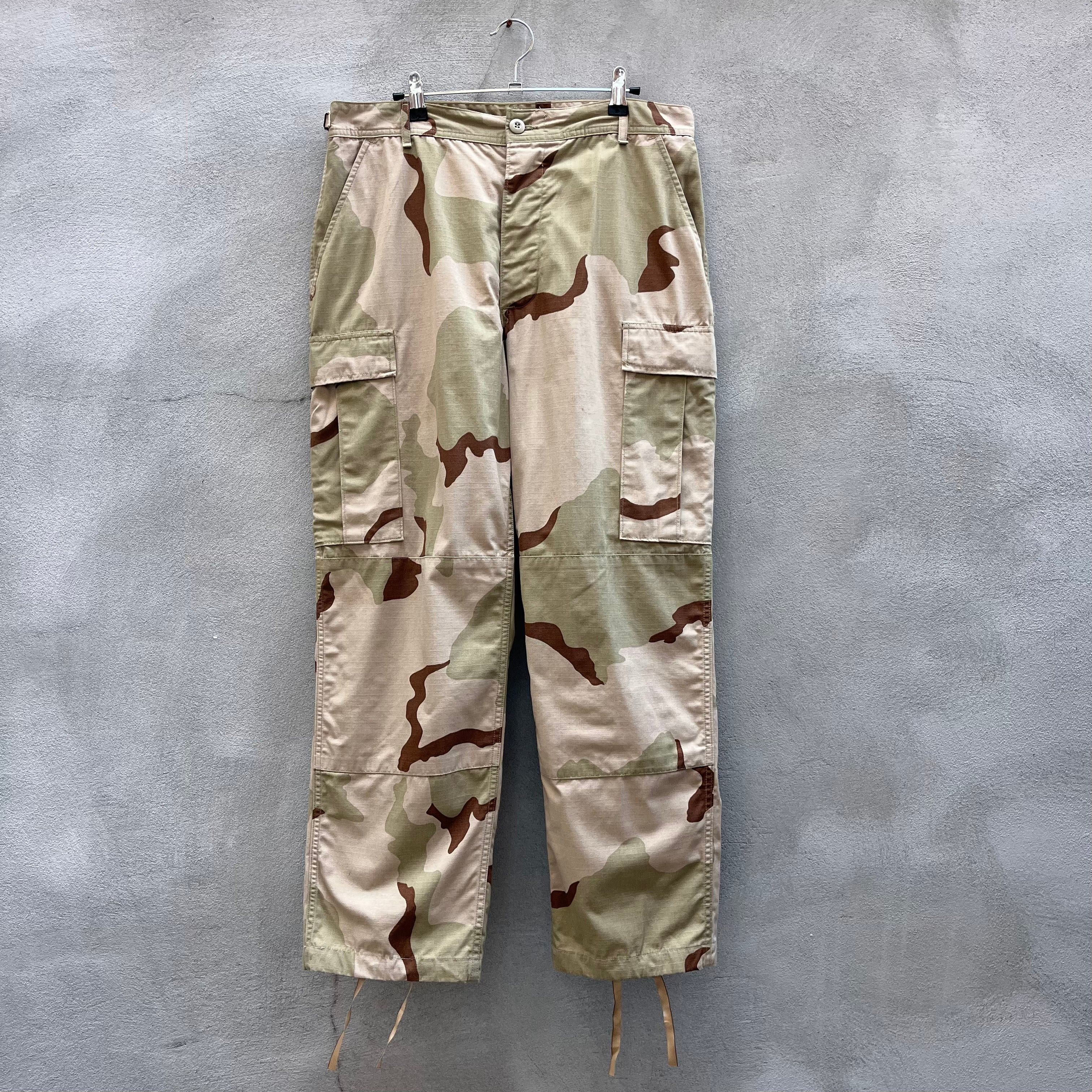 Vintage 97’ Military Desert Camo Cargo Pants Size US 34 / EU 50 - 1 Preview