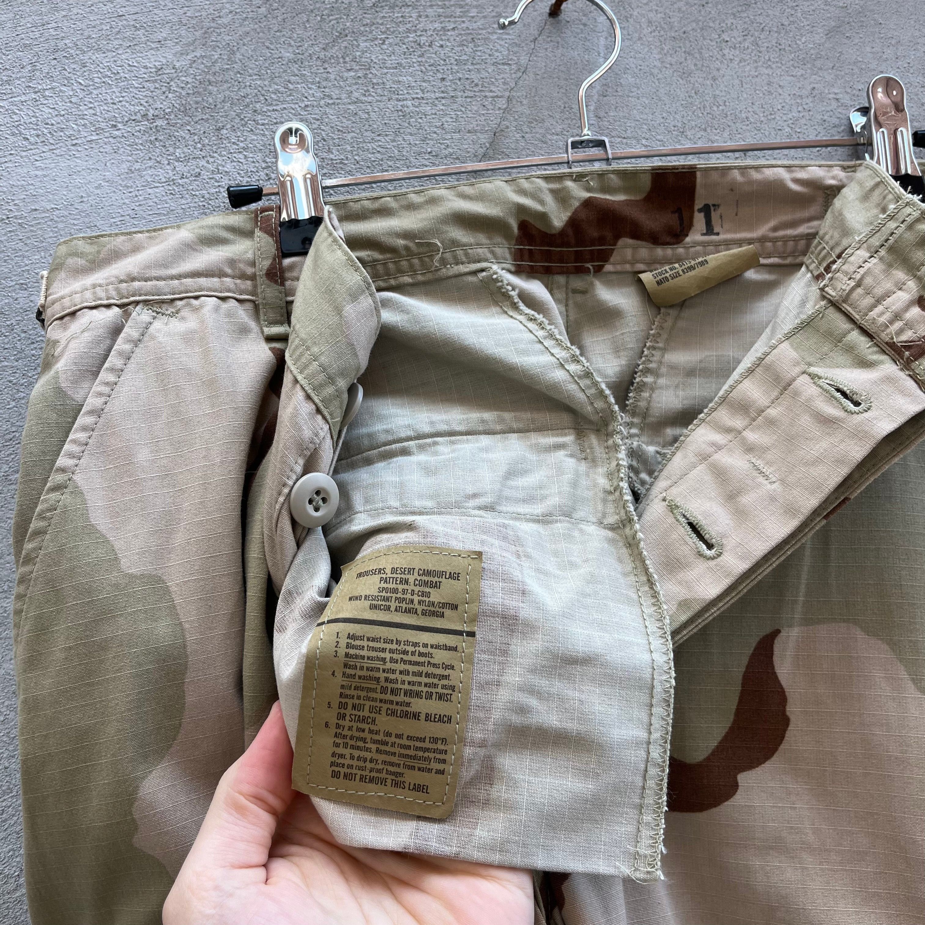 Vintage 97’ Military Desert Camo Cargo Pants Size US 34 / EU 50 - 3 Thumbnail