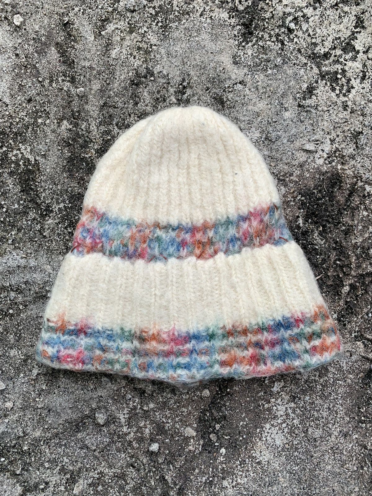 Bloomingdale's Steals! Vintage Bloomingdale’s Wool Beanie Hat Size ONE SIZE - 1 Thumbnail