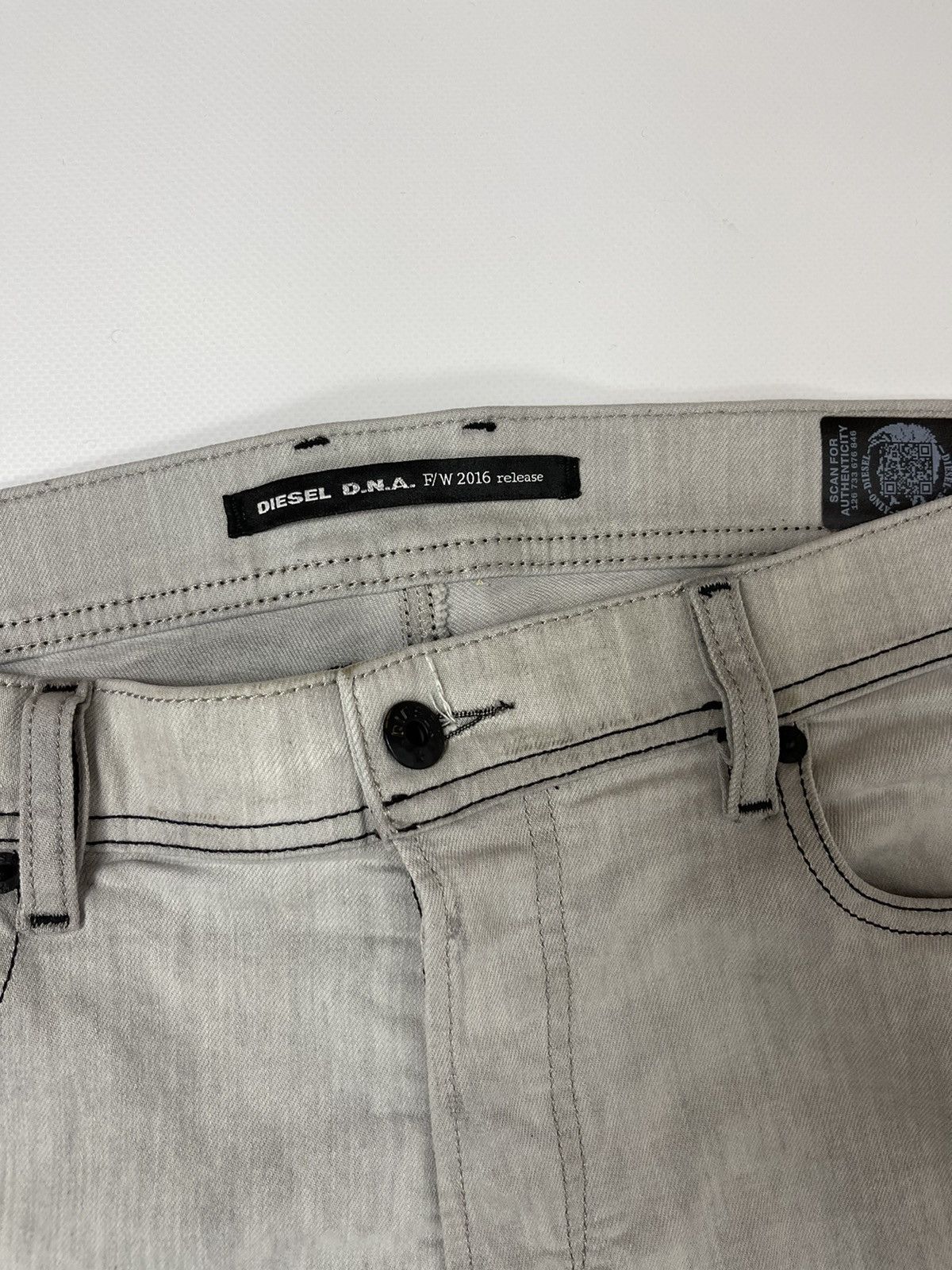 Diesel Diesel D.N.A FW16 Archival distressed tepphar slim carrot Size US 36 / EU 52 - 9 Thumbnail