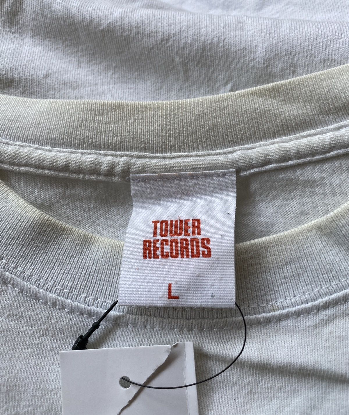 Vintage VINTAGE Y2K TOWER RECORDS T SHIRT Size US L / EU 52-54 / 3 - 7 Thumbnail