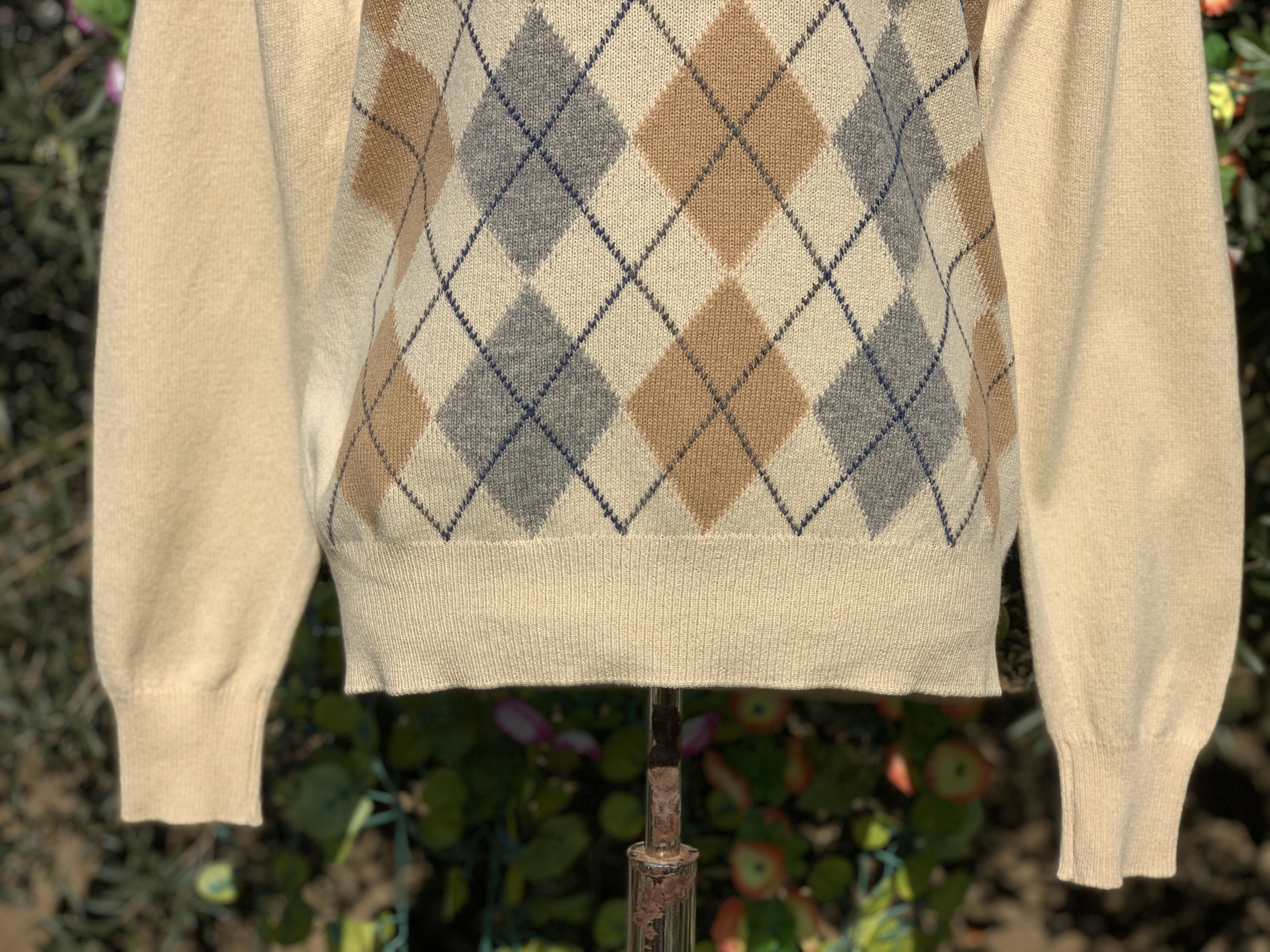 Johnstons Of Elgin Johnstons Of Elgin Sweater Geometrical Pull Size 44 M L 112 Size US M / EU 48-50 / 2 - 3 Thumbnail