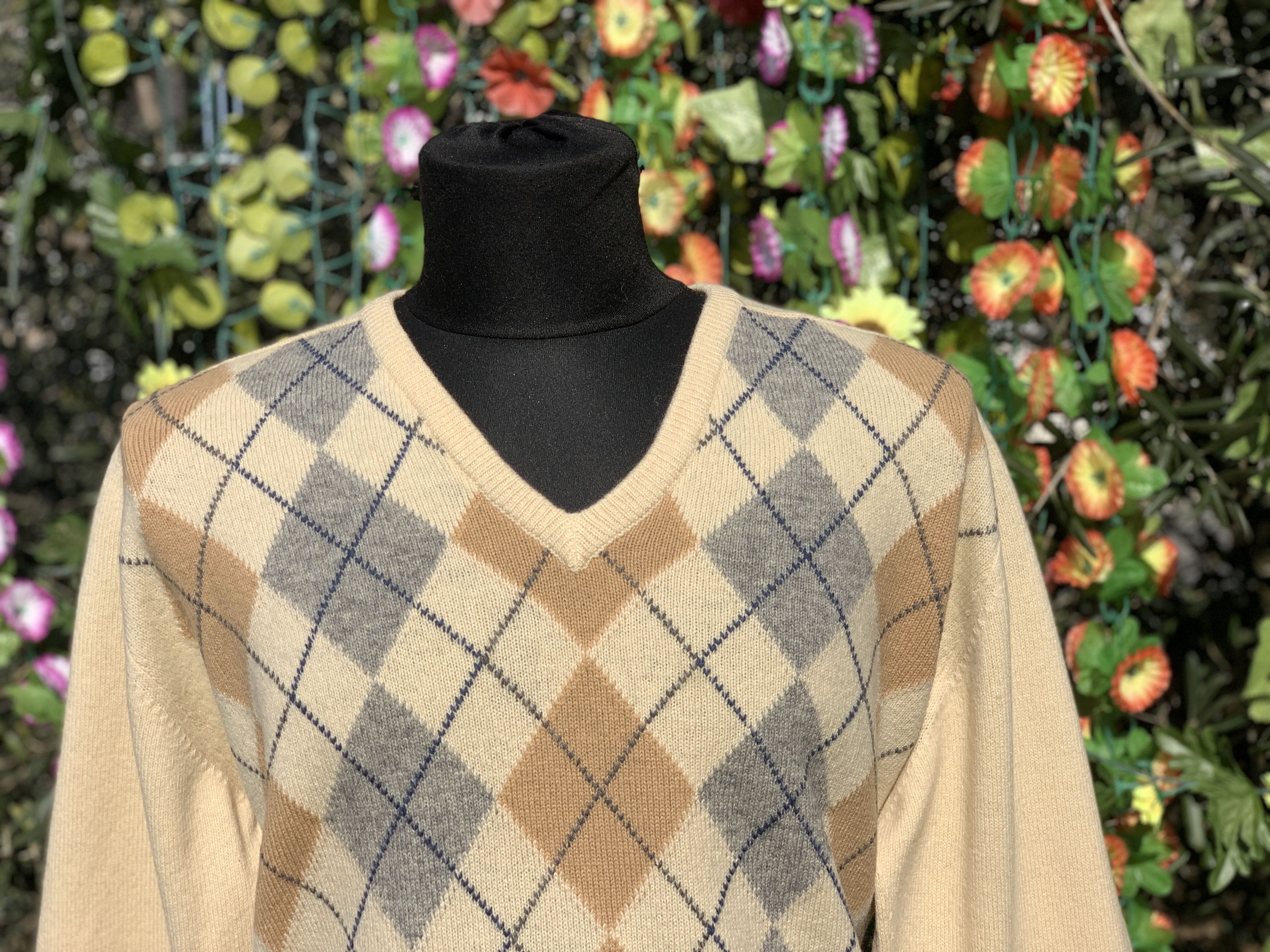Johnstons Of Elgin Johnstons Of Elgin Sweater Geometrical Pull Size 44 M L 112 Size US M / EU 48-50 / 2 - 11 Thumbnail