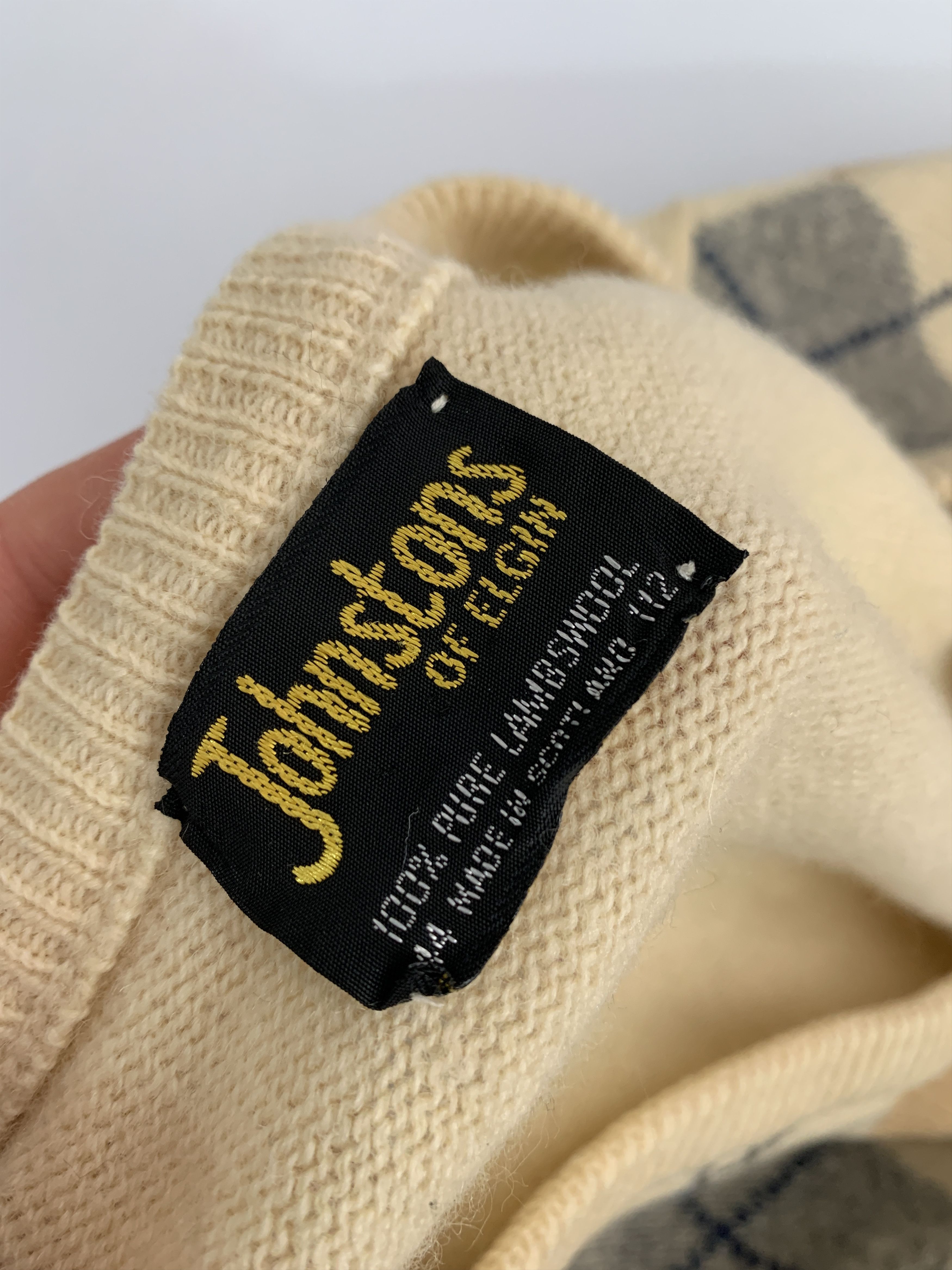 Johnstons Of Elgin Johnstons Of Elgin Sweater Geometrical Pull Size 44 M L 112 Size US M / EU 48-50 / 2 - 9 Thumbnail