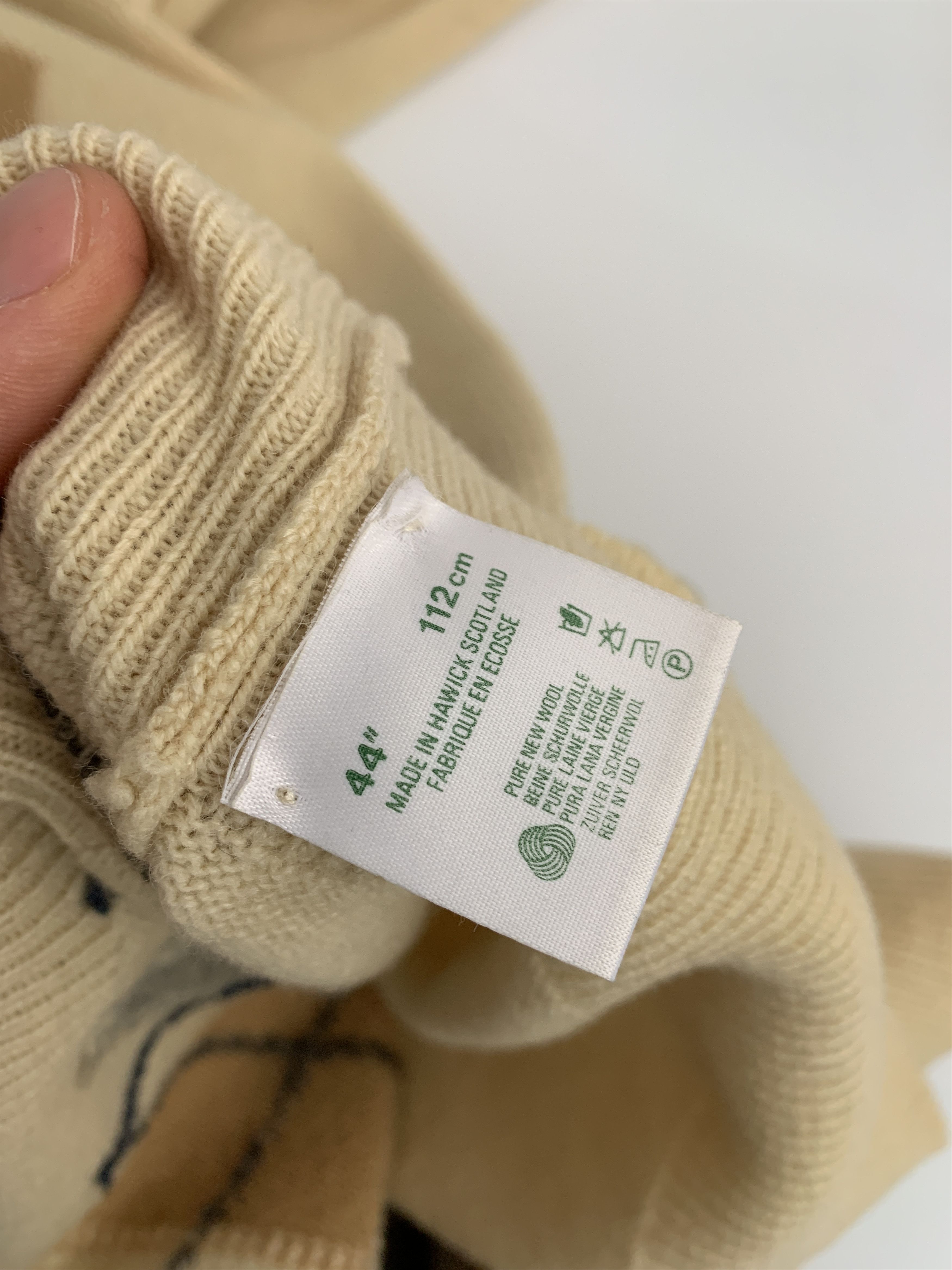 Johnstons Of Elgin Johnstons Of Elgin Sweater Geometrical Pull Size 44 M L 112 Size US M / EU 48-50 / 2 - 12 Thumbnail