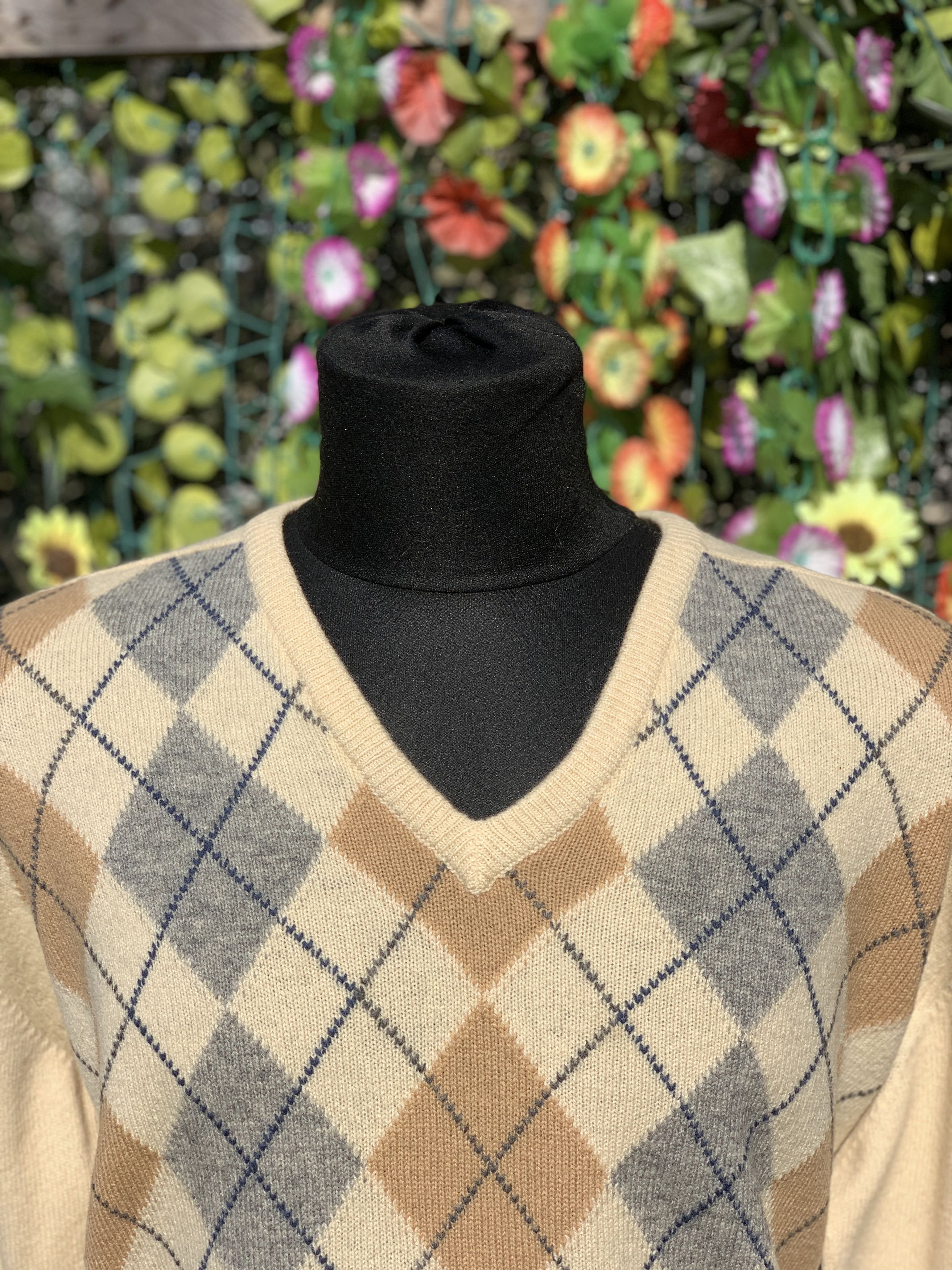 Johnstons Of Elgin Johnstons Of Elgin Sweater Geometrical Pull Size 44 M L 112 Size US M / EU 48-50 / 2 - 14 Thumbnail