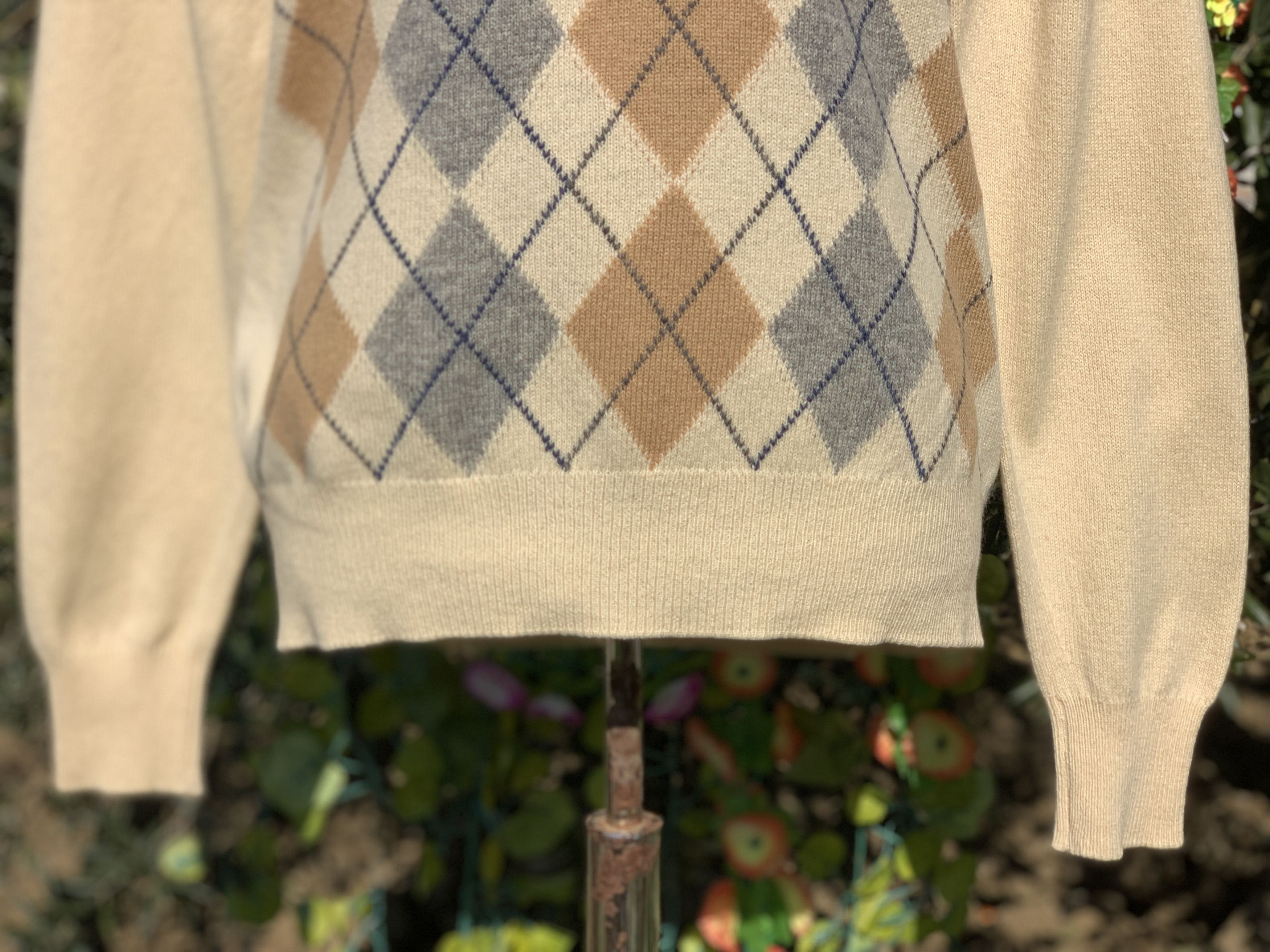 Johnstons Of Elgin Johnstons Of Elgin Sweater Geometrical Pull Size 44 M L 112 Size US M / EU 48-50 / 2 - 6 Thumbnail