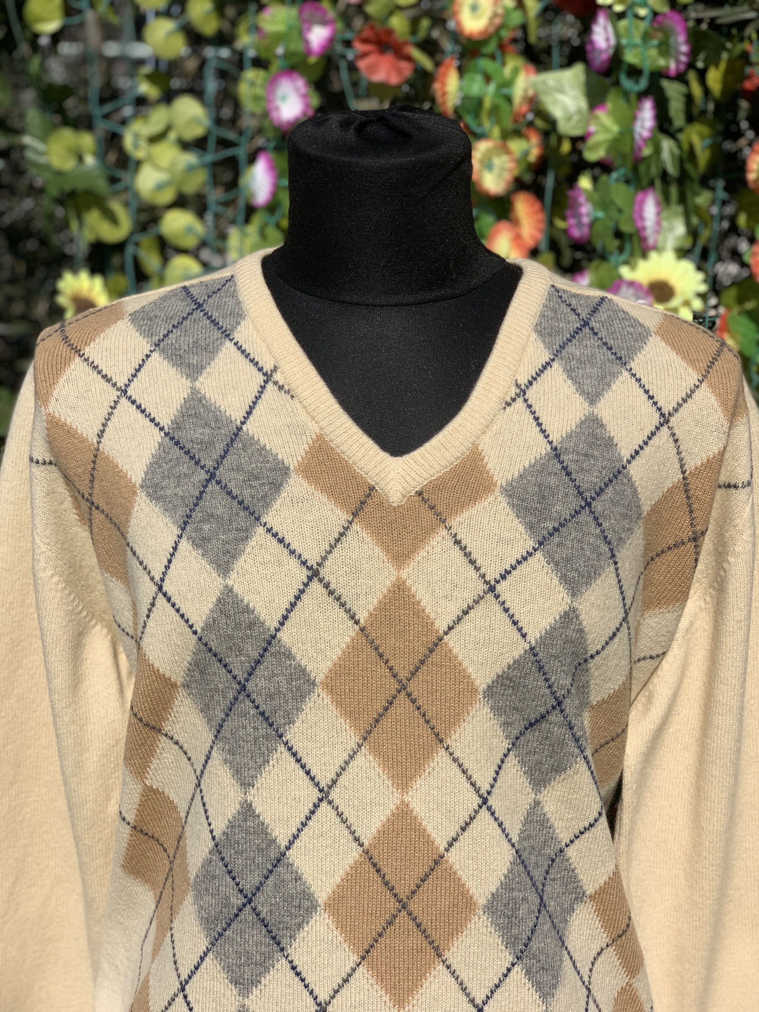 Johnstons Of Elgin Johnstons Of Elgin Sweater Geometrical Pull Size 44 M L 112 Size US M / EU 48-50 / 2 - 16 Thumbnail