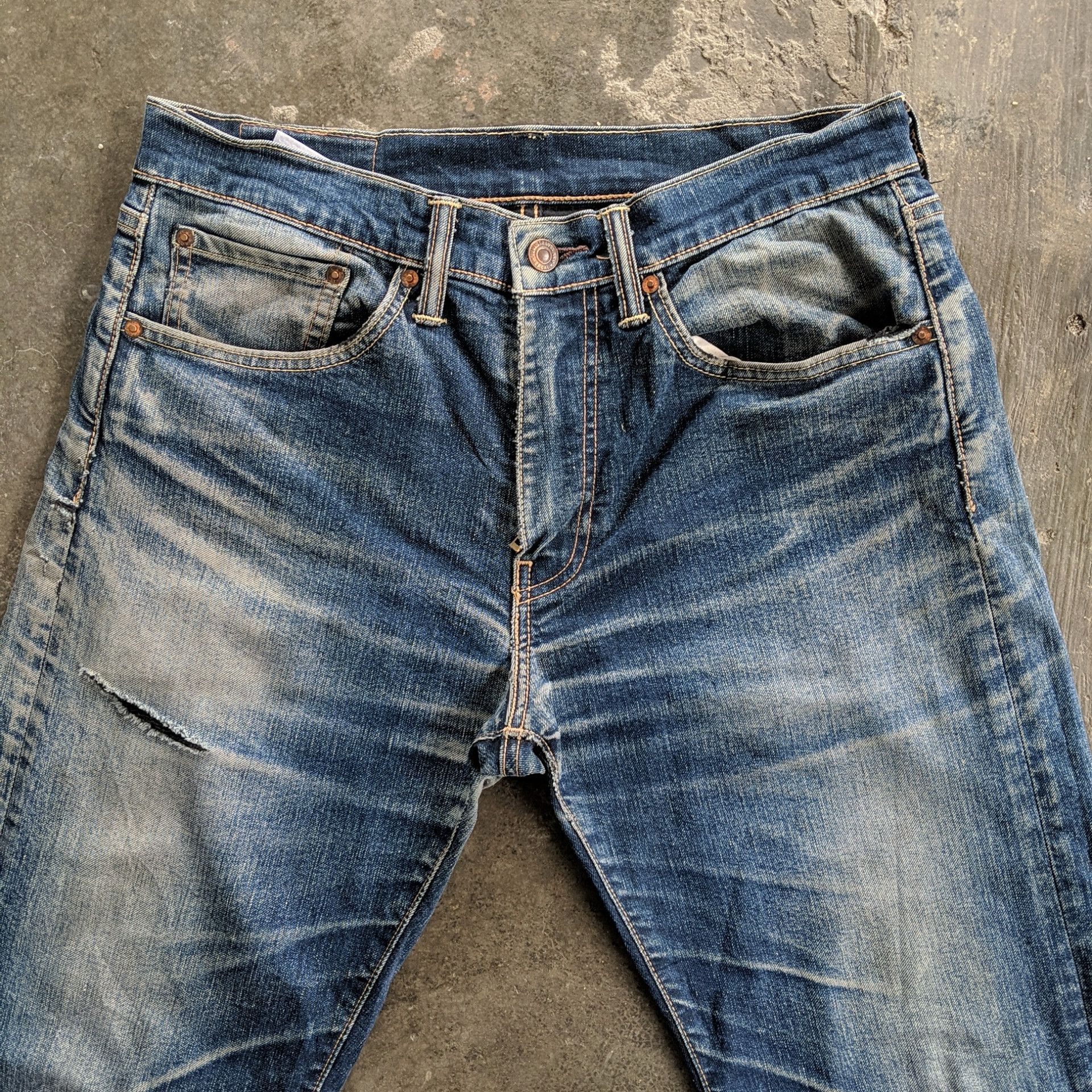 Levi's Vintage Levi's 505 Distressed Faded Denim Jeans Pants W31 Size US 31 - 2 Thumbnail
