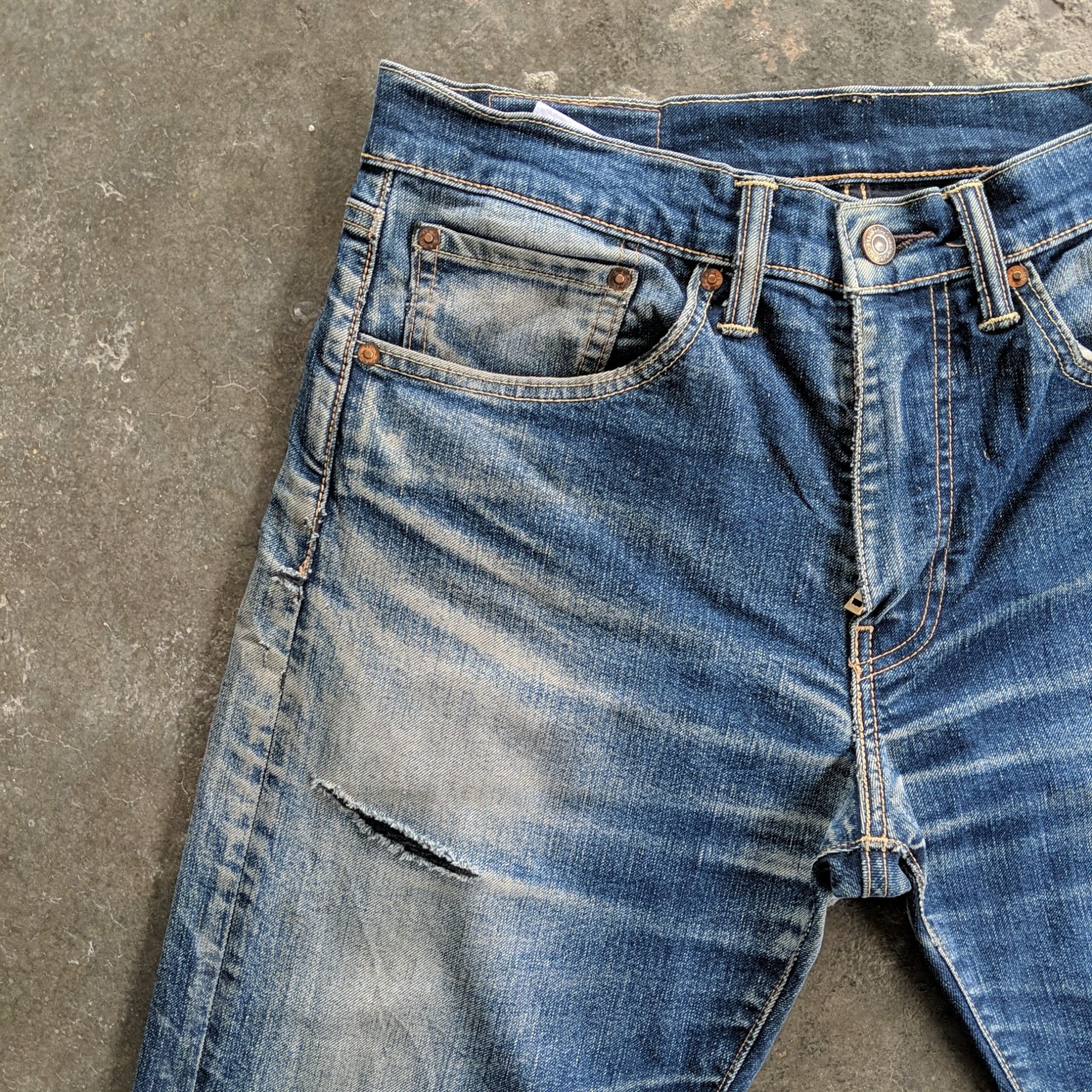 Levi's Vintage Levi's 505 Distressed Faded Denim Jeans Pants W31 Size US 31 - 3 Thumbnail