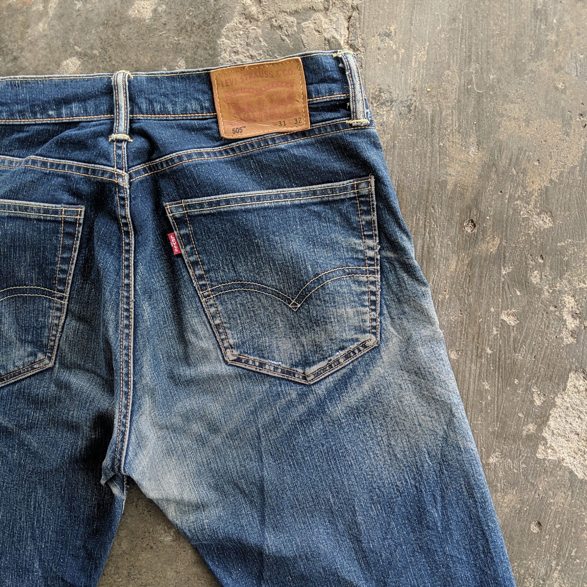Levi's Vintage Levi's 505 Distressed Faded Denim Jeans Pants W31 Size US 31 - 11 Thumbnail