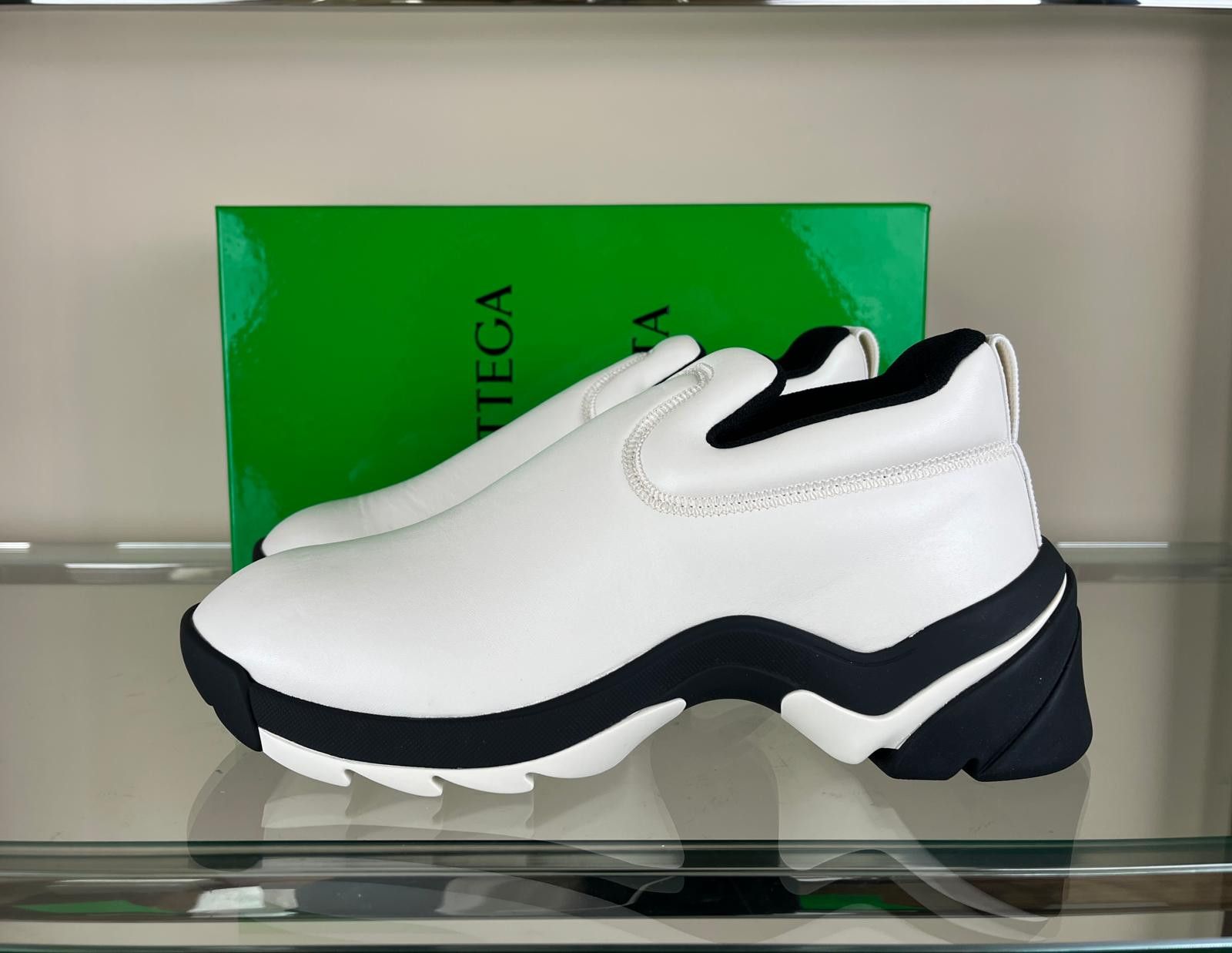 Bottega Veneta Low Top Flash Sneakers In String Lagoon Nappa in String Size US 10 / EU 43 - 2 Thumbnail