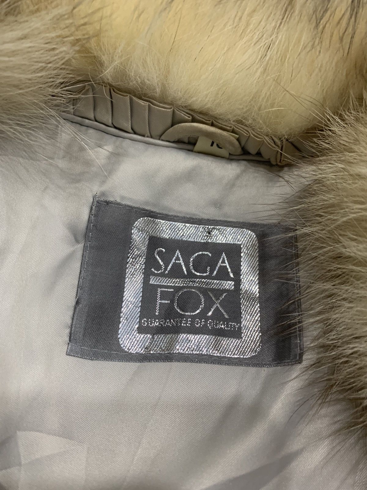 Sagafurs VINTAGE SAGA FOX WHITE & GREY TUFTED FOX FUR COAT Size US M / EU 48-50 / 2 - 7 Thumbnail