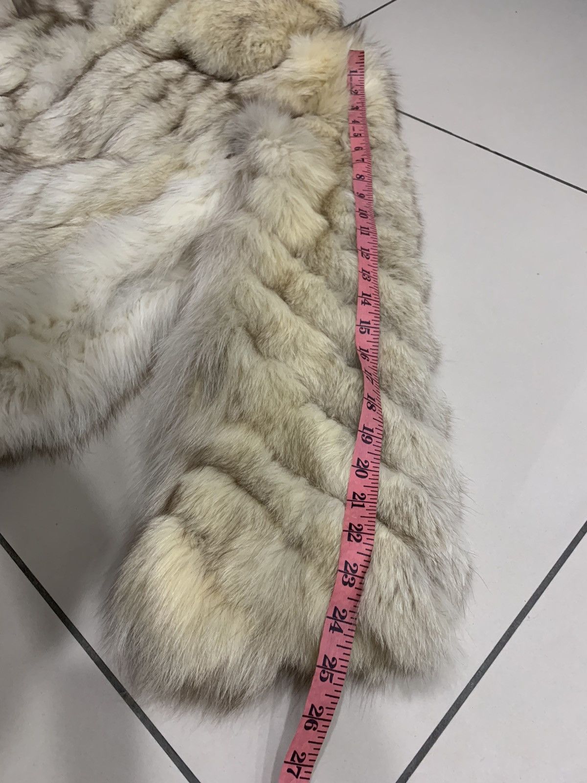 Sagafurs VINTAGE SAGA FOX WHITE & GREY TUFTED FOX FUR COAT Size US M / EU 48-50 / 2 - 5 Thumbnail