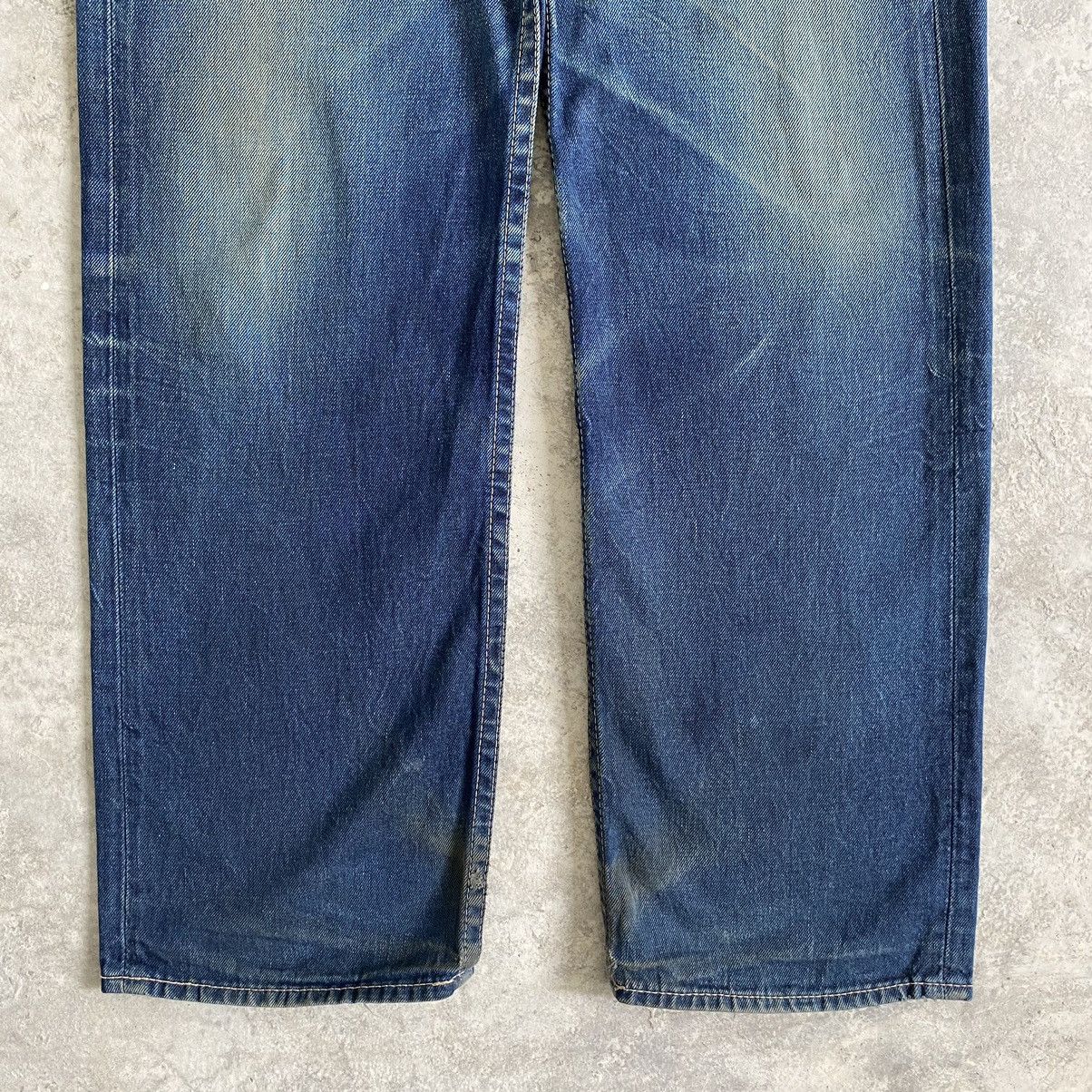 Levi's Vintage Levi's 902 Faded Blue Cinch Back Wide Leg Jeans Size US 30 / EU 46 - 5 Thumbnail