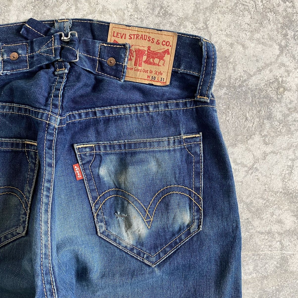 Levi's Vintage Levi's 902 Faded Blue Cinch Back Wide Leg Jeans Size US 30 / EU 46 - 20 Thumbnail