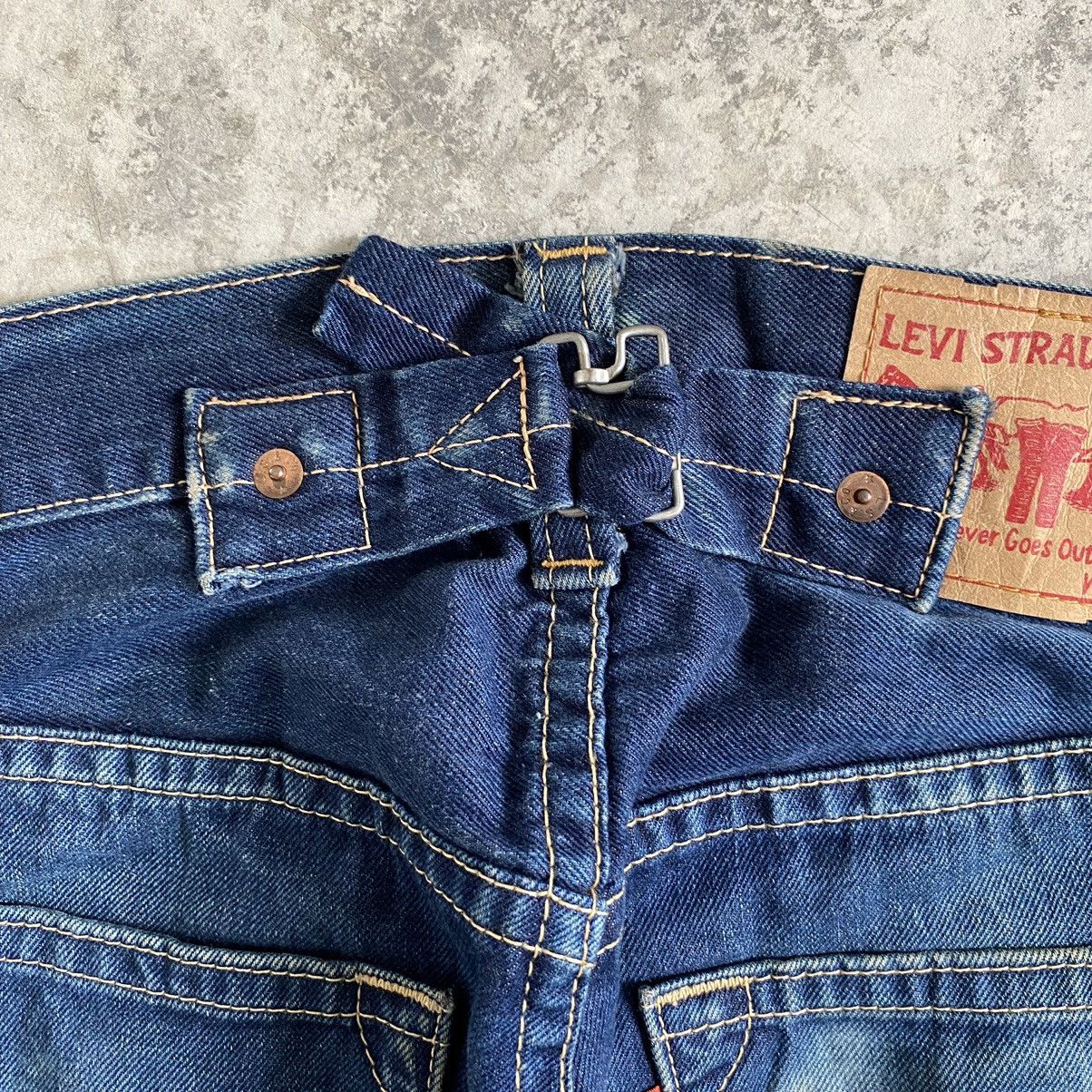 Levi's Vintage Levi's 902 Faded Blue Cinch Back Wide Leg Jeans Size US 30 / EU 46 - 22 Thumbnail