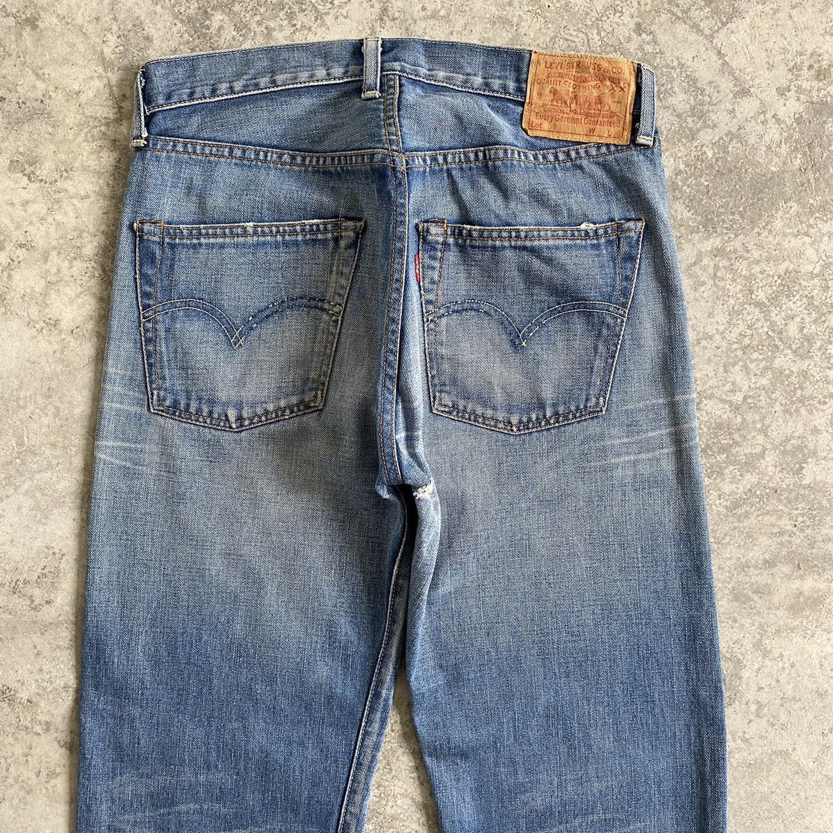 Levi's Vintage Y2K Levi's 501XX Big E Selvedge LVC Japan Size US 31 - 13 Thumbnail