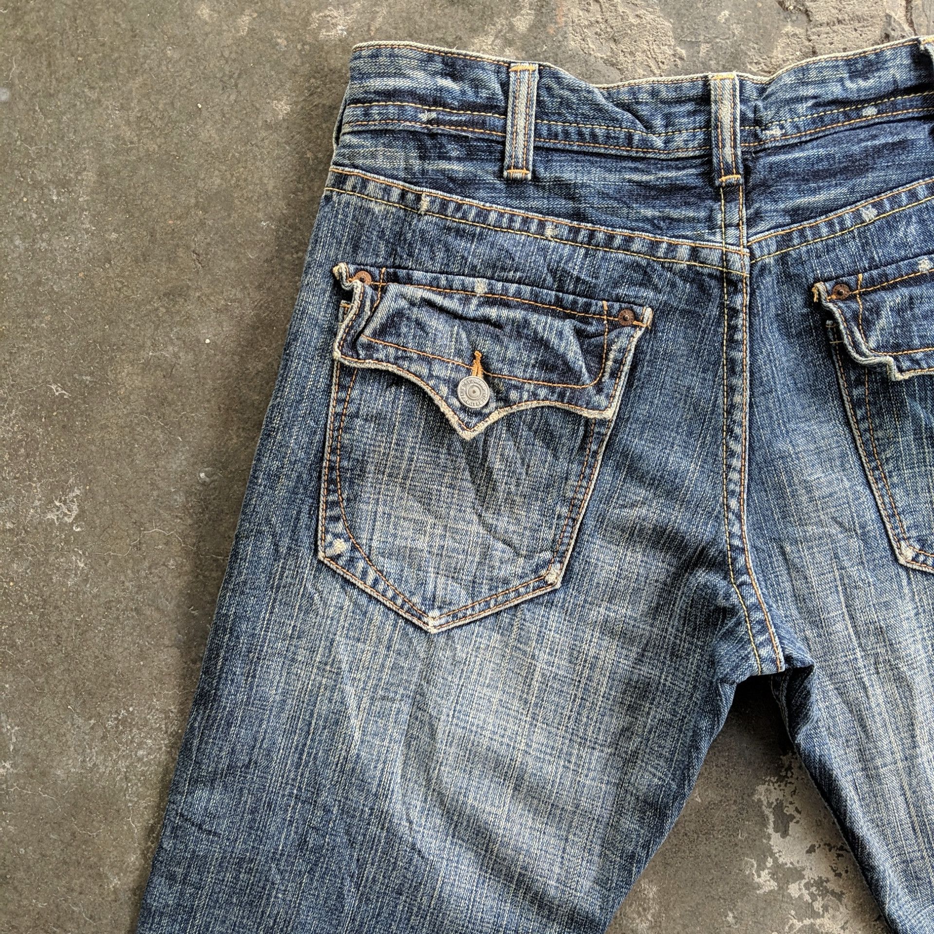 Japanese Brand Vintage Japanese Distressed Faded Denim Jeans Pants W35 Size US 35 - 14 Thumbnail