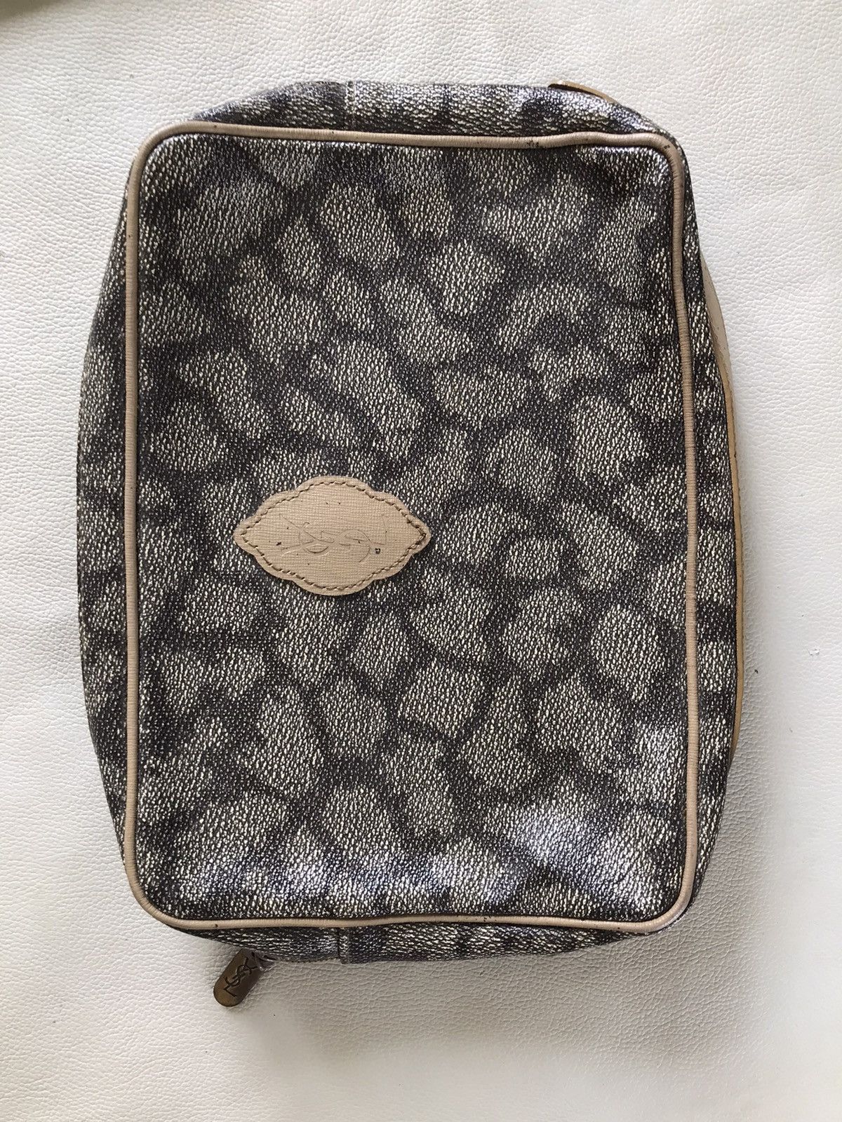 Yves Saint Laurent YSL Travel Bag Yves Saint Laurent Clutch Bag Size ONE SIZE - 2 Thumbnail