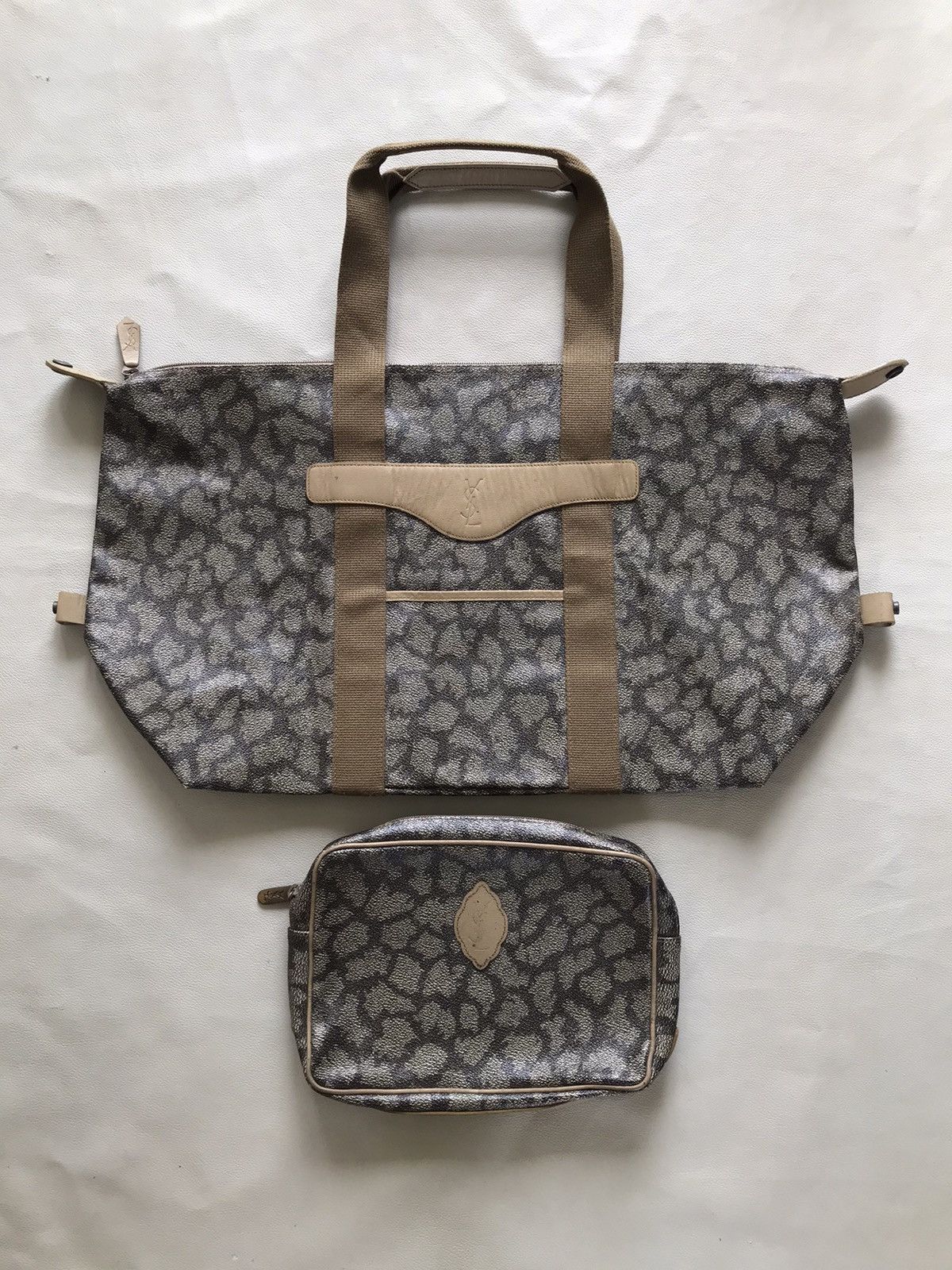 Yves Saint Laurent YSL Travel Bag Yves Saint Laurent Clutch Bag Size ONE SIZE - 1 Thumbnail