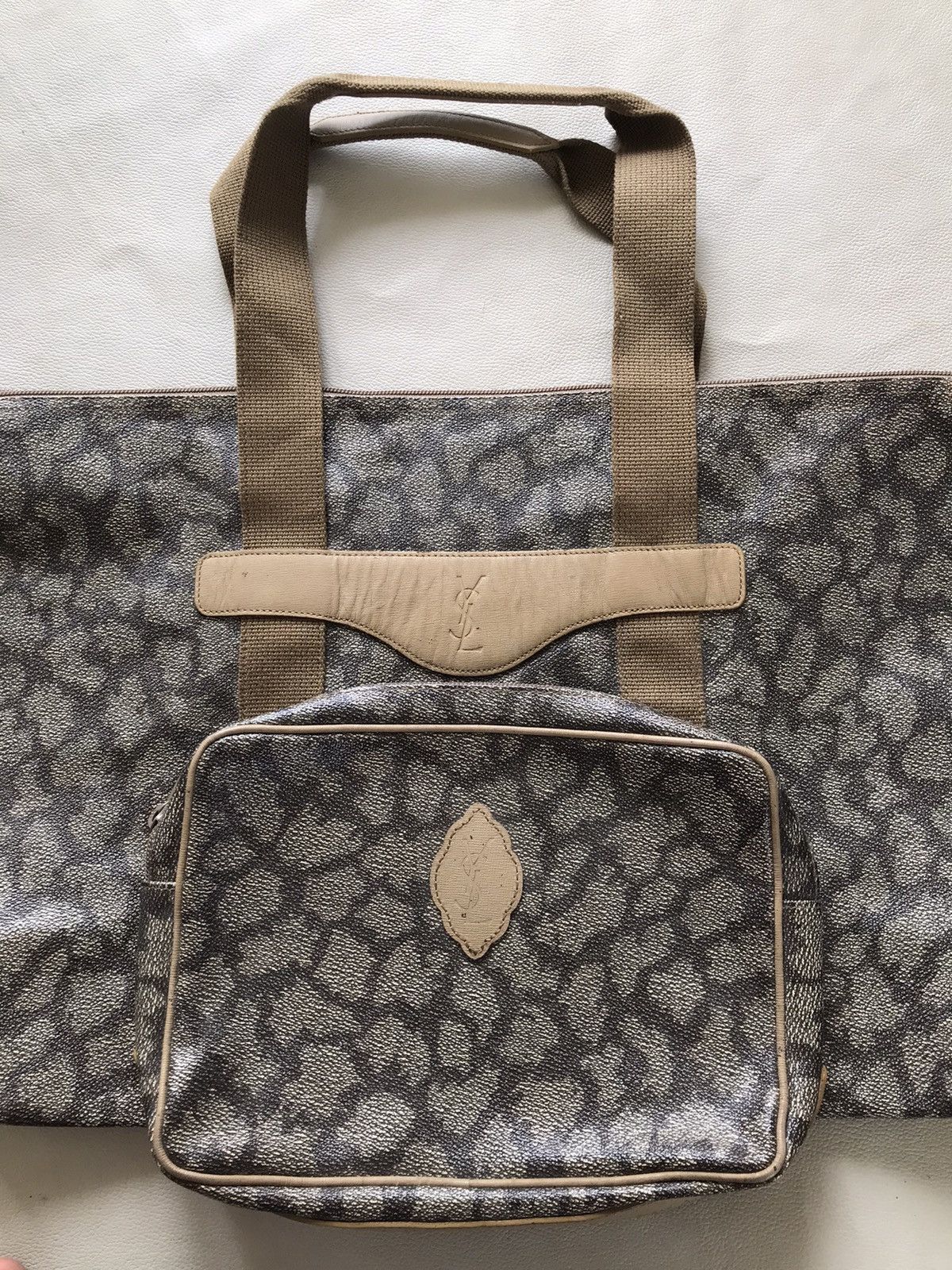 Yves Saint Laurent YSL Travel Bag Yves Saint Laurent Clutch Bag Size ONE SIZE - 4 Thumbnail