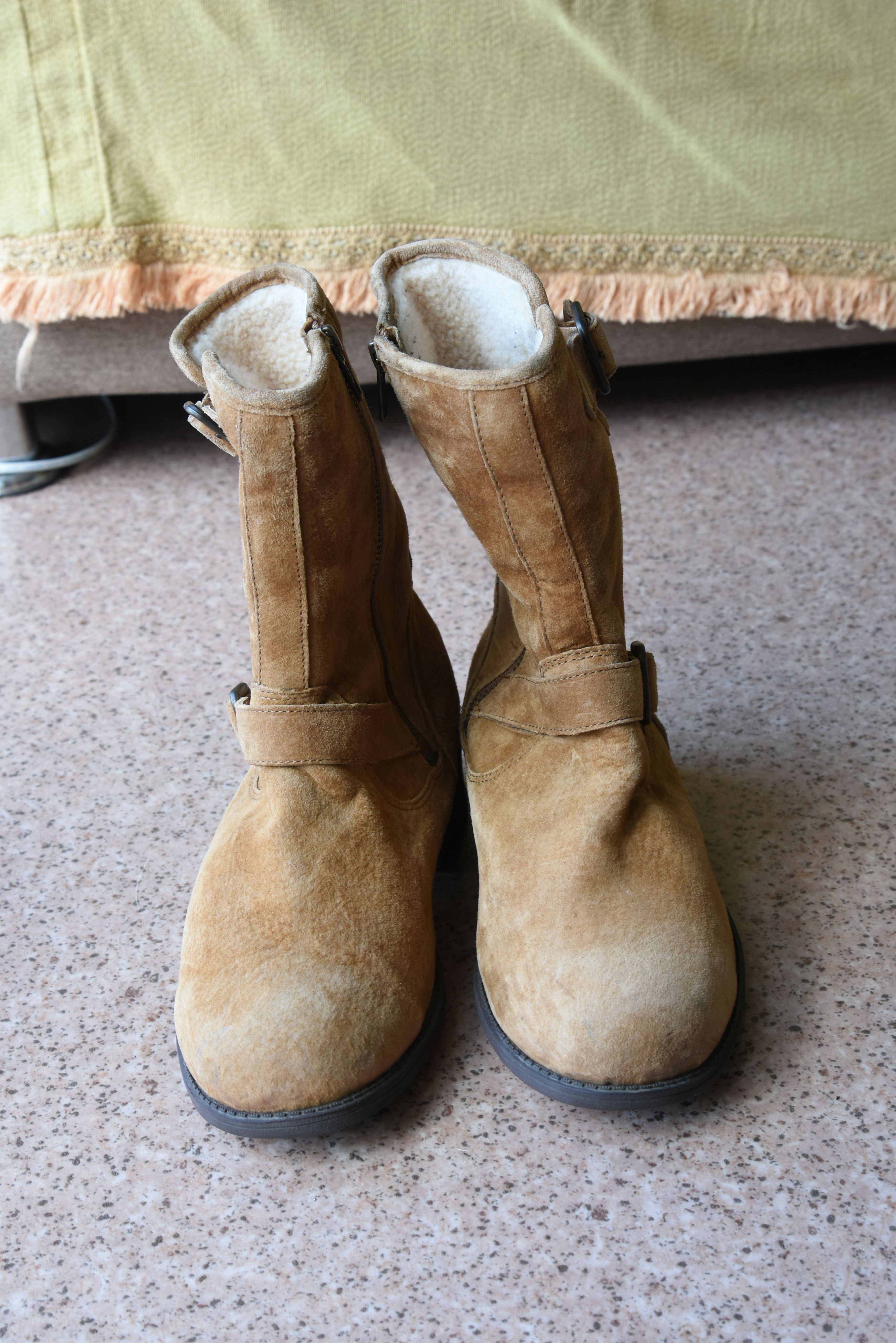 Ugg UGG Chaney Shearling Womens Suede Boots Size US 9 / IT 39 - 3 Thumbnail