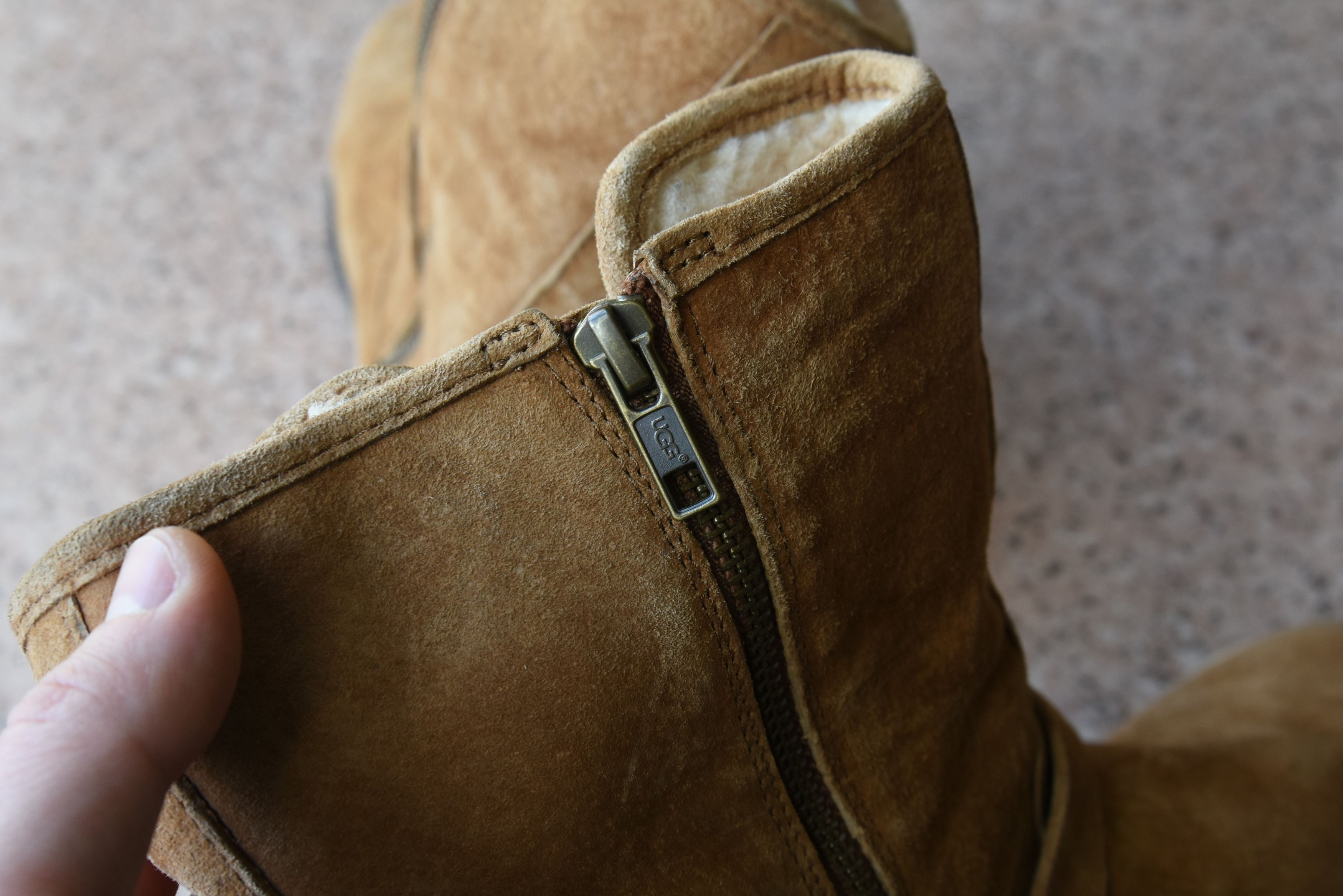 Ugg UGG Chaney Shearling Womens Suede Boots Size US 9 / IT 39 - 12 Thumbnail