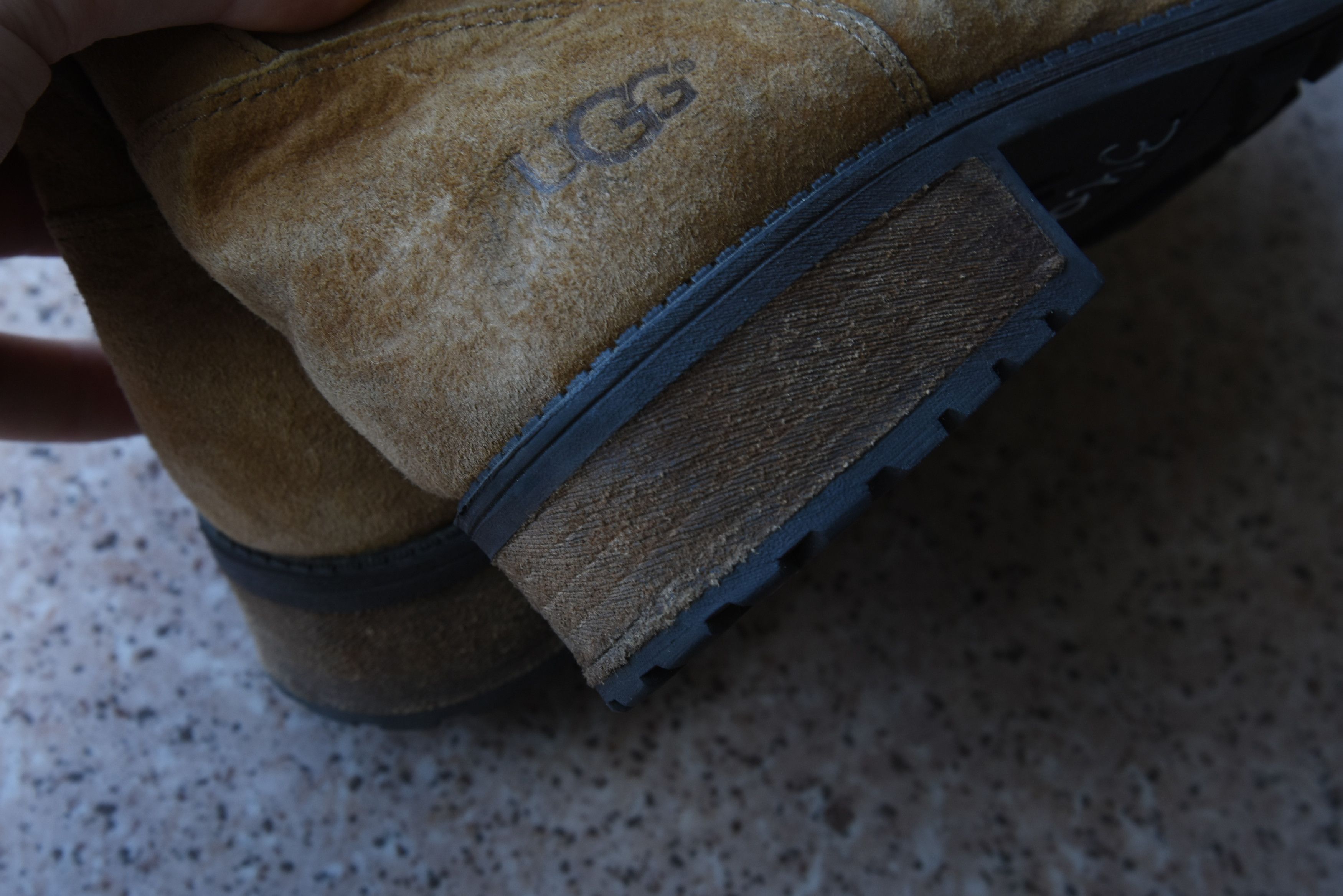 Ugg UGG Chaney Shearling Womens Suede Boots Size US 9 / IT 39 - 10 Thumbnail