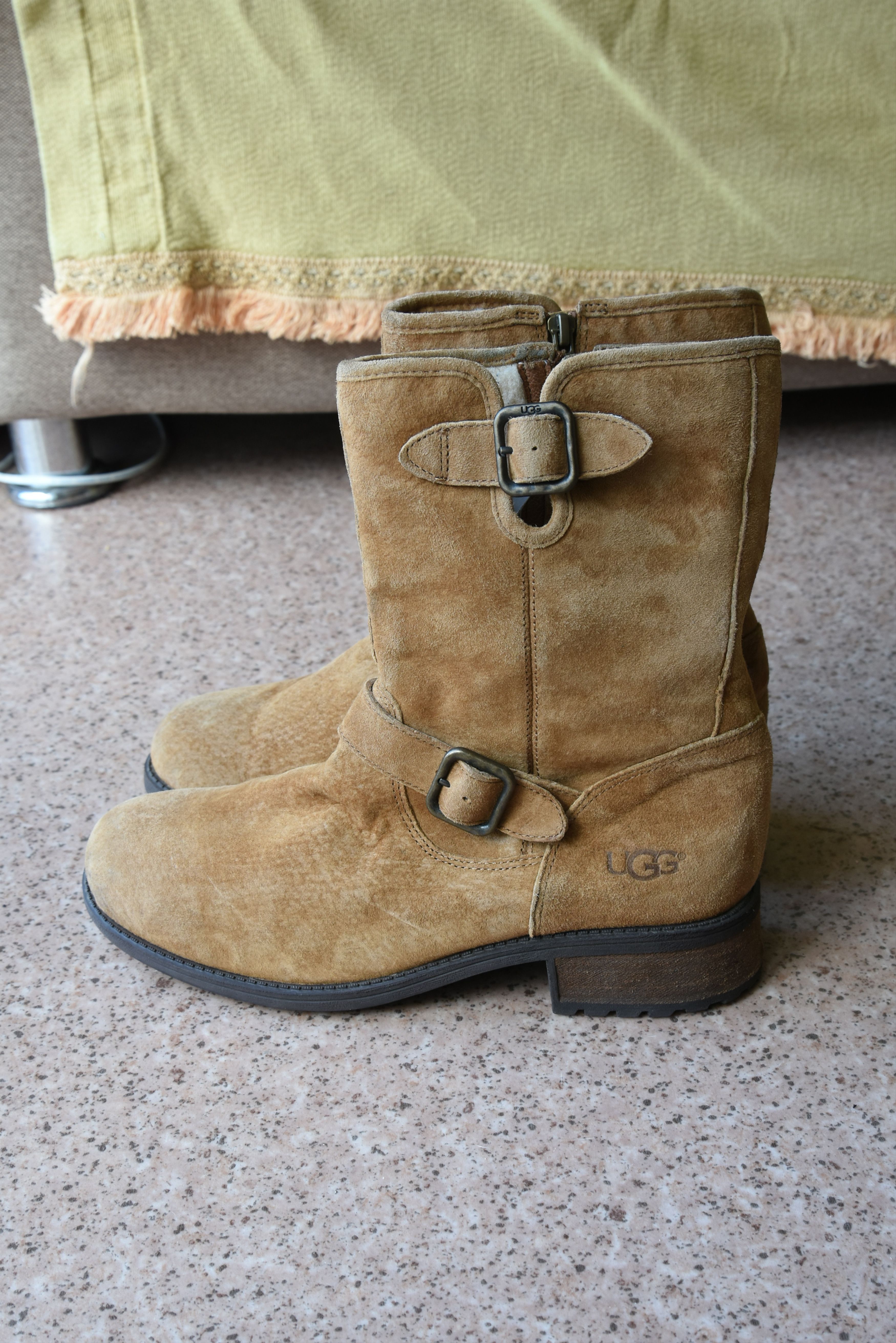 Ugg UGG Chaney Shearling Womens Suede Boots Size US 9 / IT 39 - 2 Thumbnail