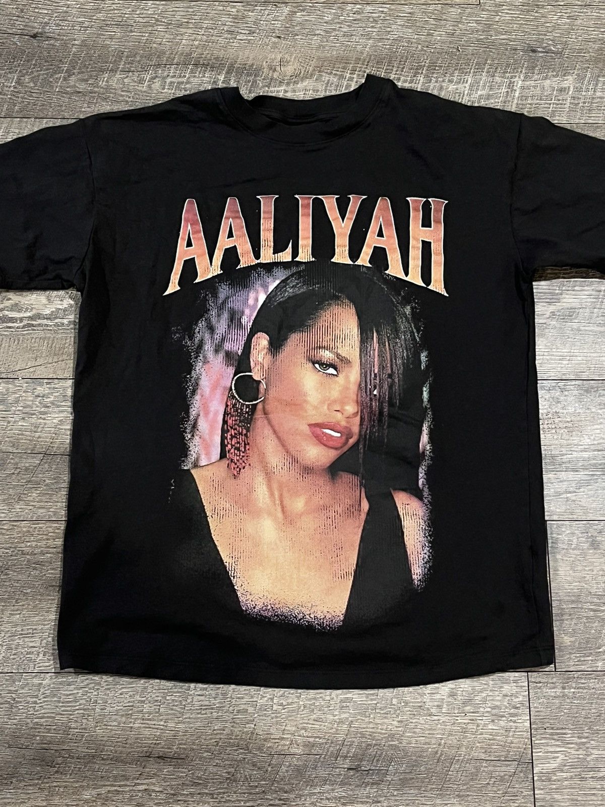 Band Tees × Rap Tees × Vintage Aaliyah Air Brush Black Tee Size XS Size US XS / EU 42 / 0 - 1 Thumbnail
