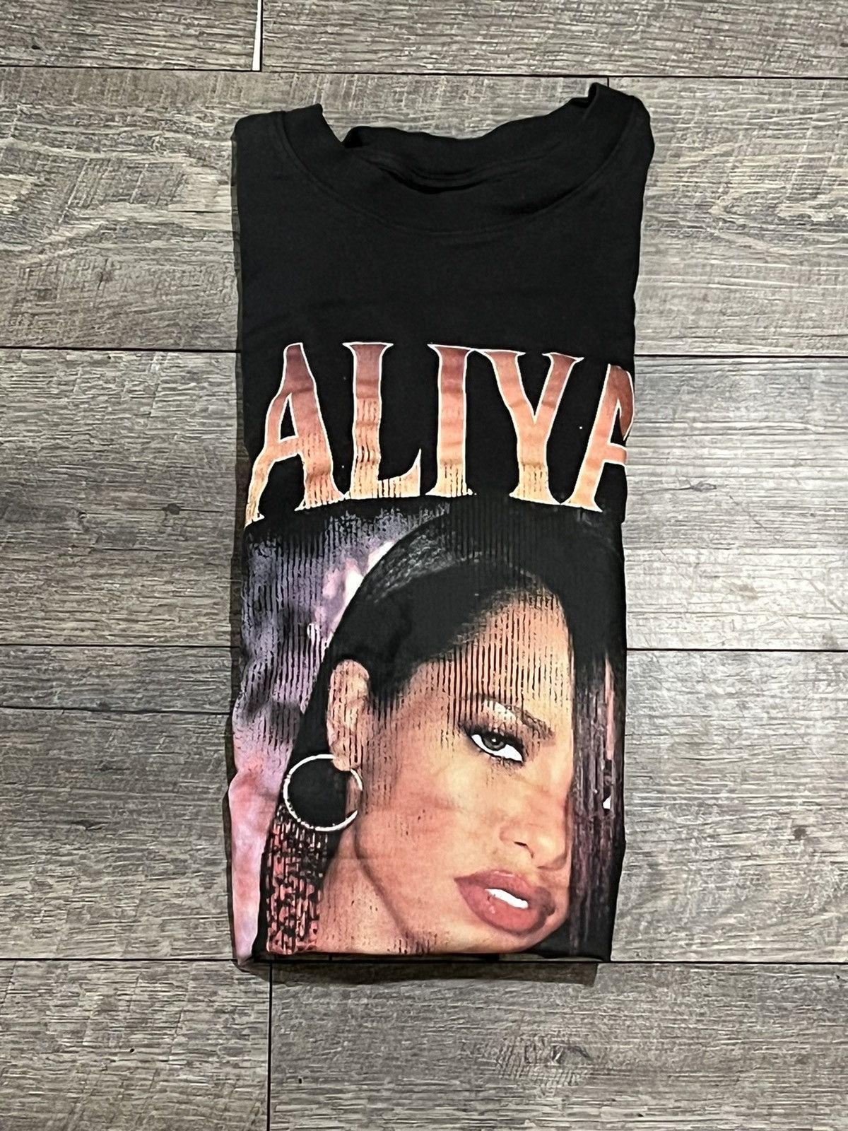 Band Tees × Rap Tees × Vintage Aaliyah Air Brush Black Tee Size XS Size US XS / EU 42 / 0 - 4 Thumbnail