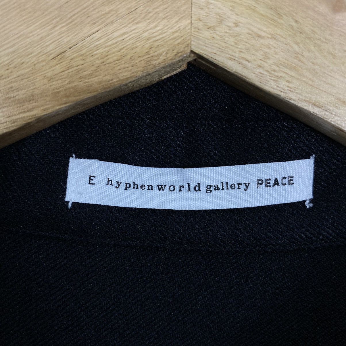 Vintage E HYPHENWORLD GALLERY Peace Button Up Black Casual Shirt Size US M / EU 48-50 / 2 - 3 Thumbnail