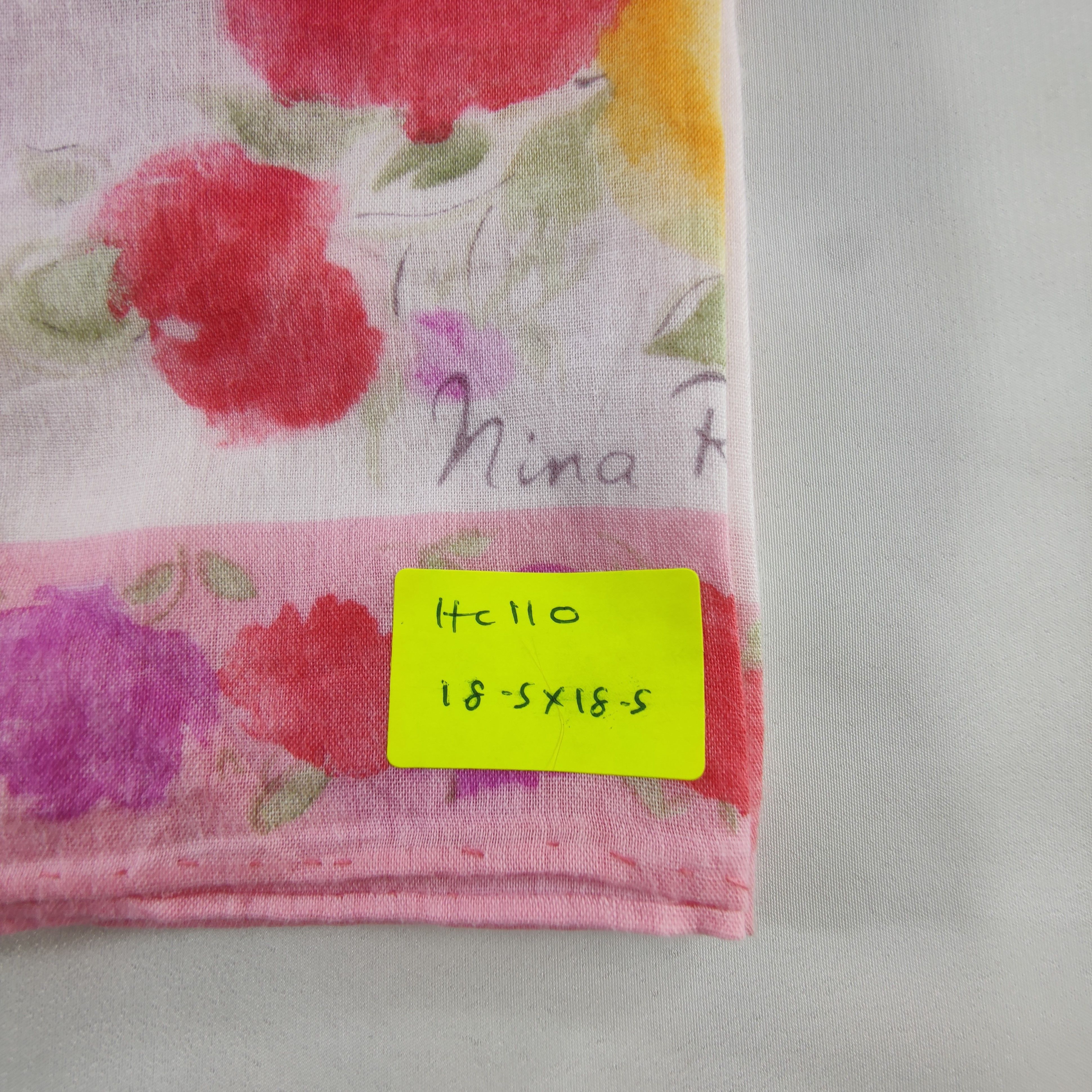Nina Ricci Nina Ricci Handkerchief/Neckerchief/Bandana HC110 Size ONE SIZE - 7 Thumbnail