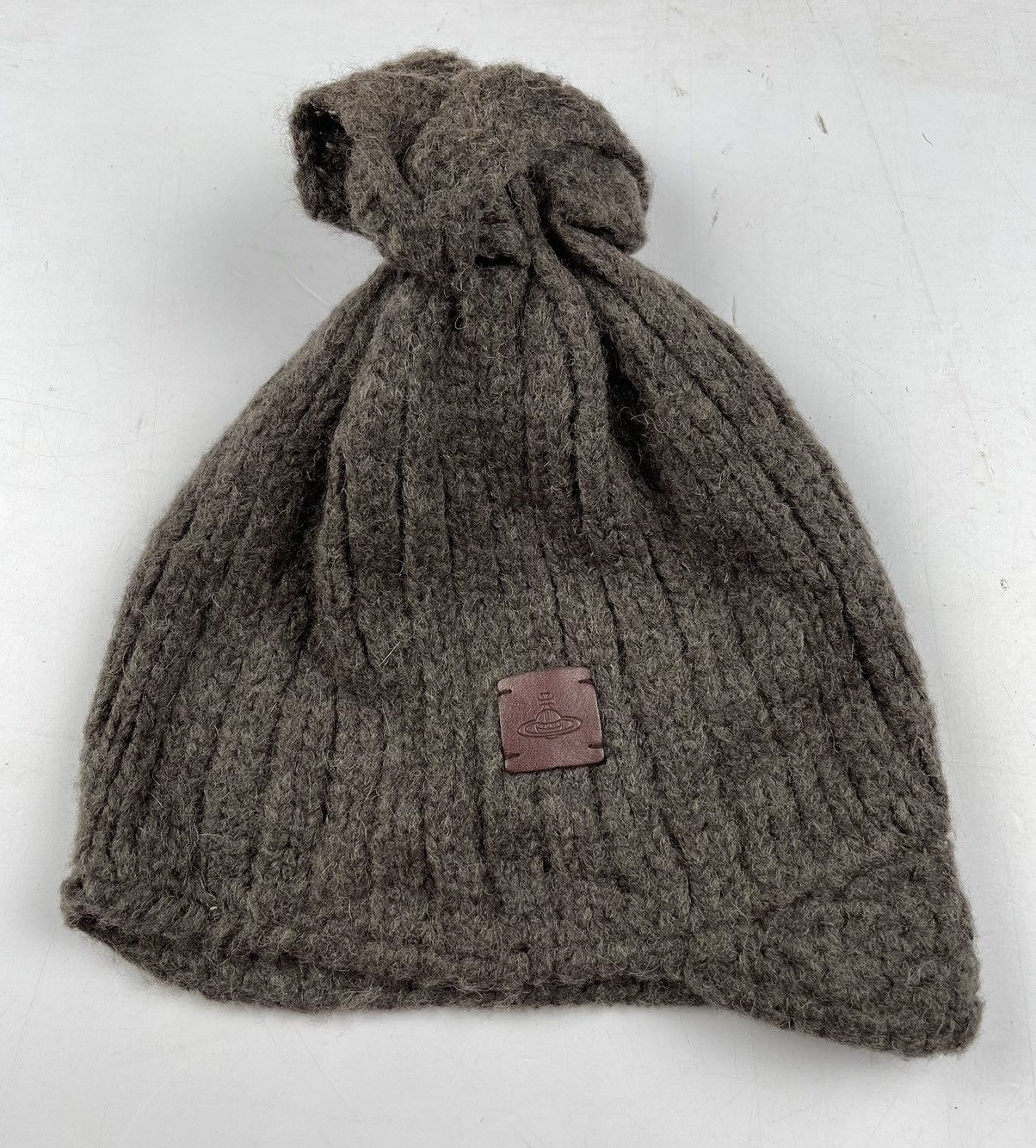 vivienne westwood hat tc10