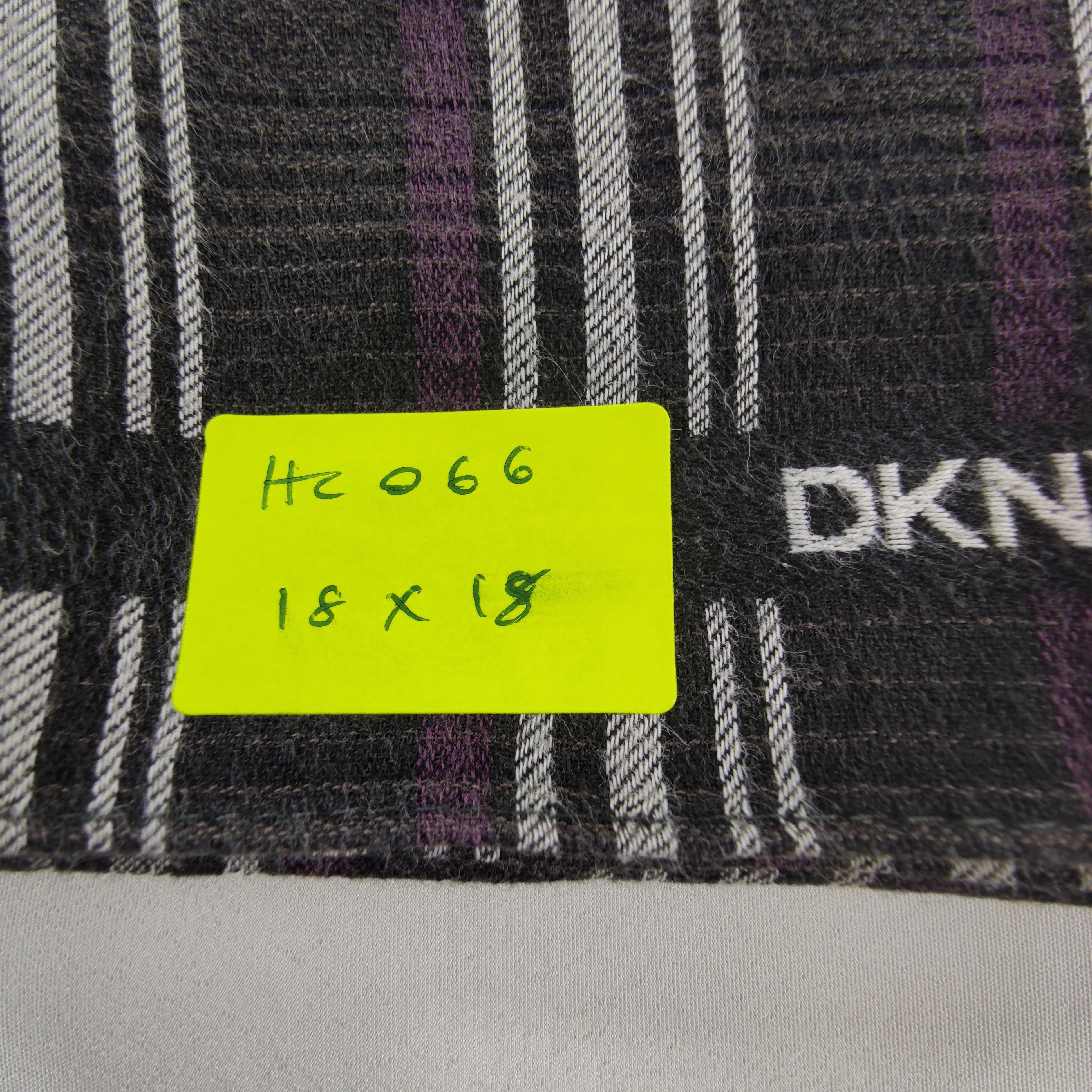 DKNY DKNY Handkerchief/Neckerchief/Bandana Size ONE SIZE - 5 Thumbnail