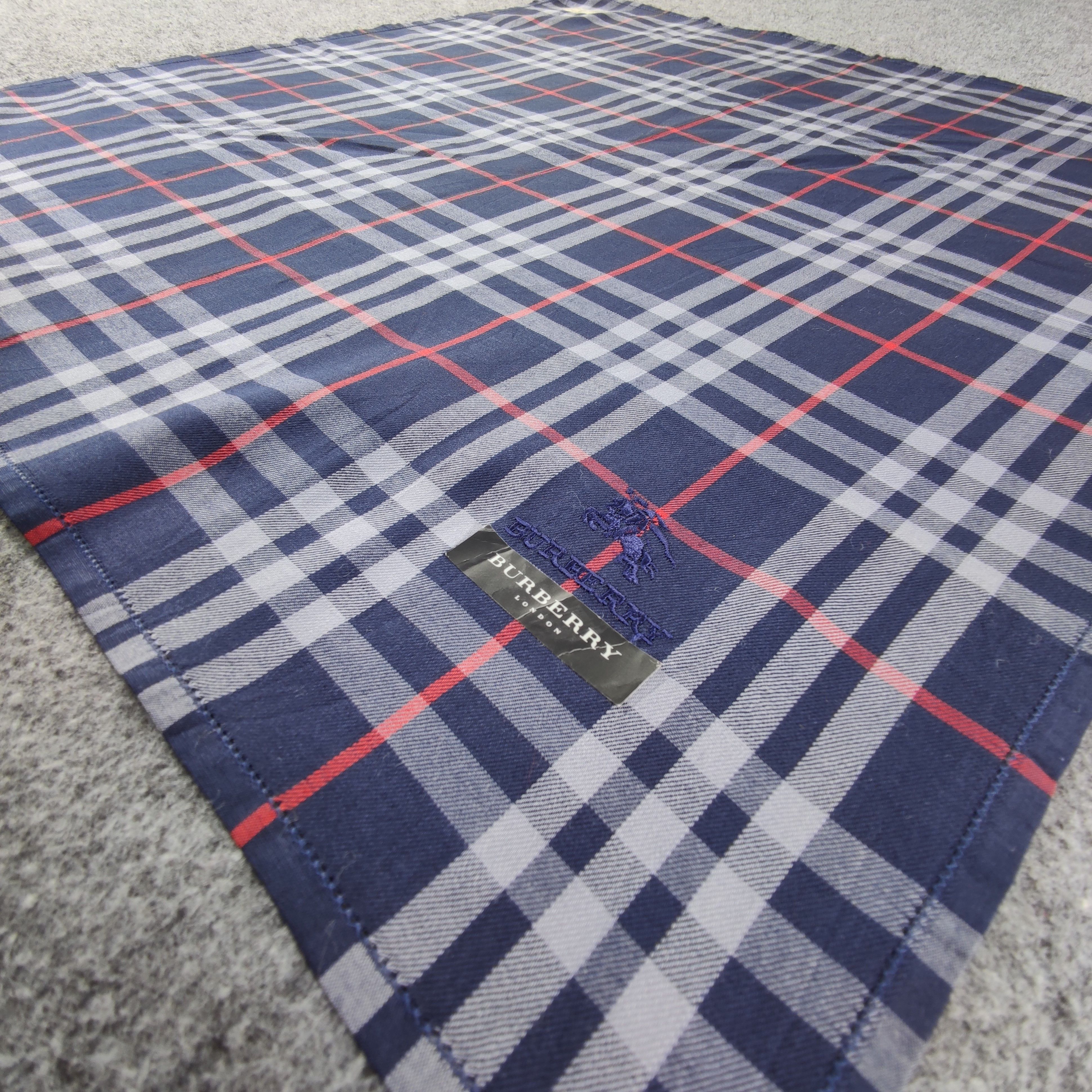 Burberry × Vintage Burberry Handkerchief/Neckerchief/Bandana HC405 Size ONE SIZE - 3 Thumbnail