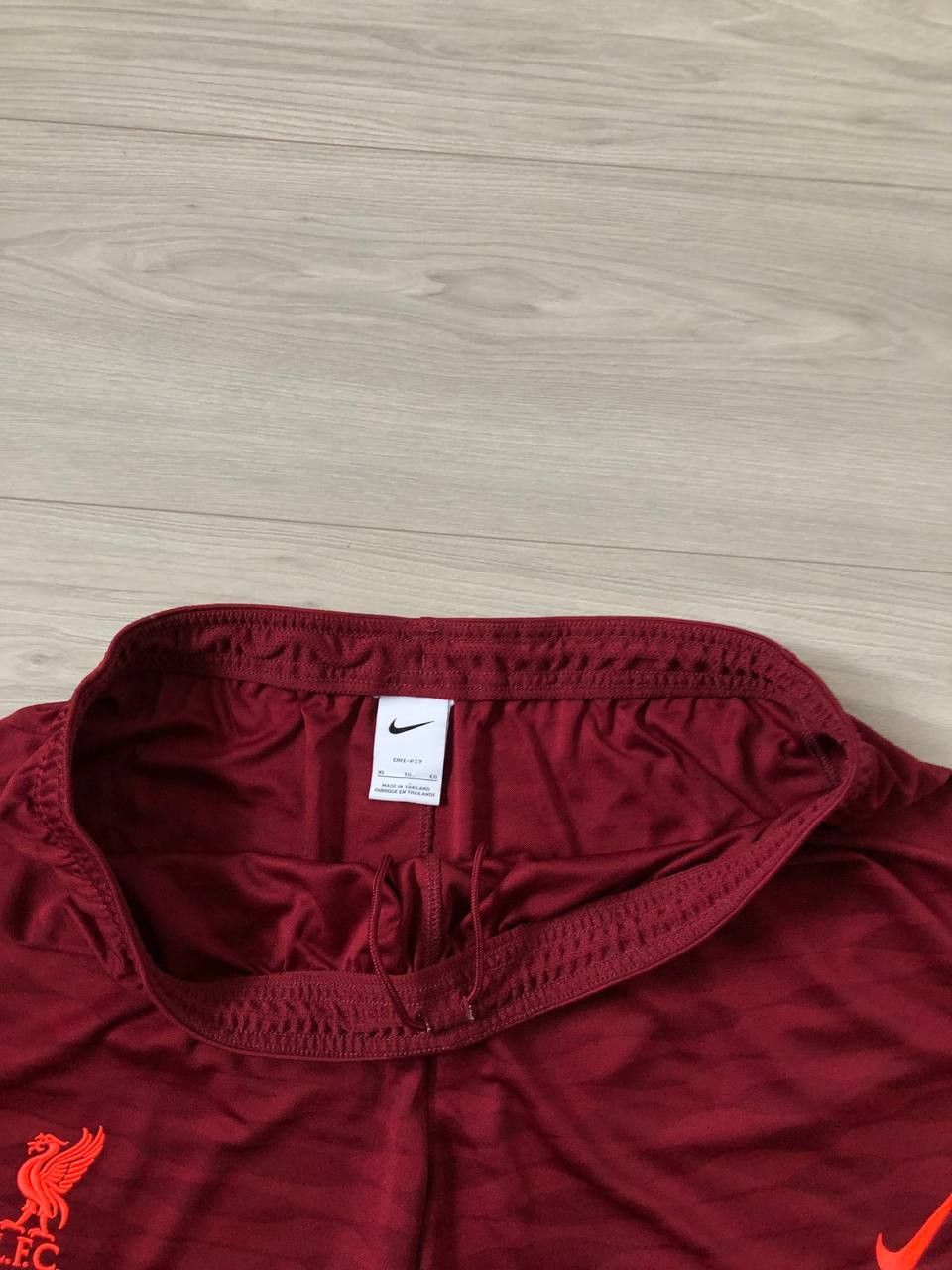 Nike LIVERPOOL HOME FOOTBALL SOCCER SHORTS NIKE Size US 36 / EU 52 - 4 Thumbnail
